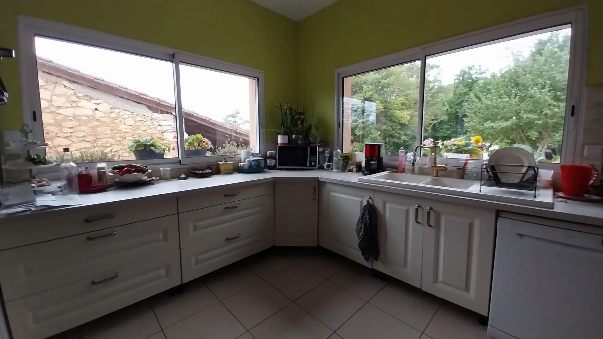 Maison à vendre de 2 hectares avec dépendances près de Périgueux 