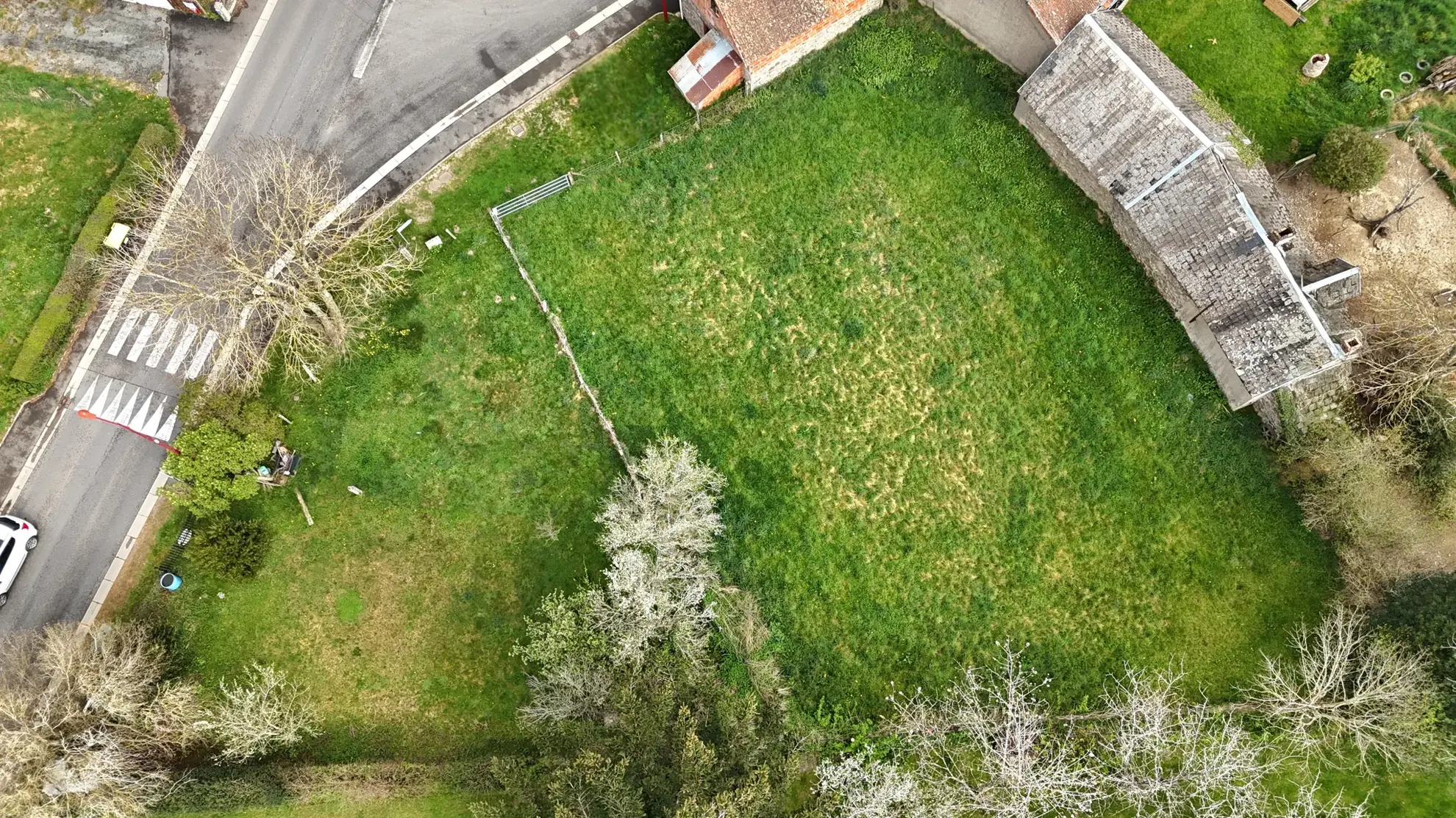 Terrain constructible de 1020 m² à Teilhet en Combrailles 