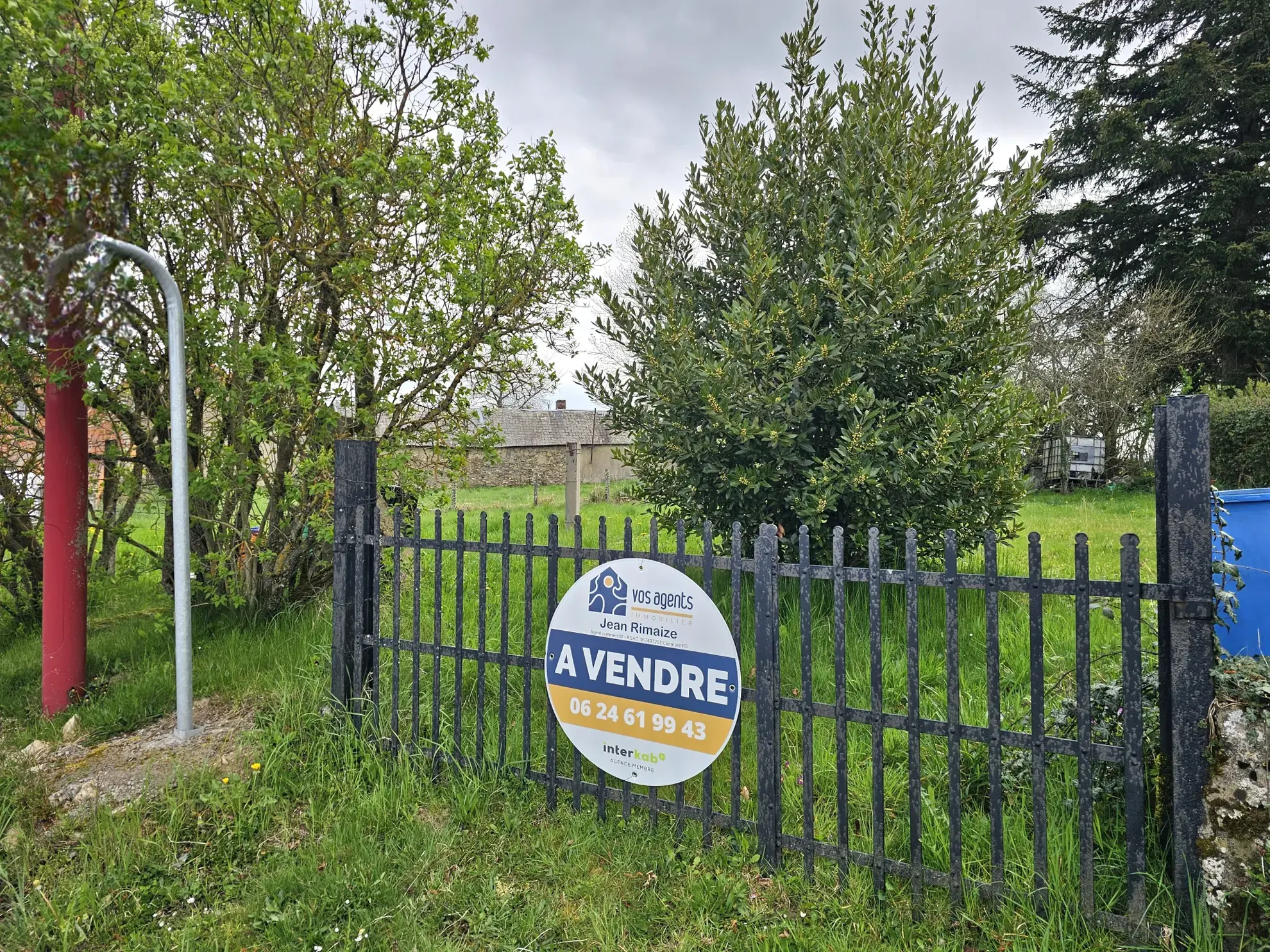 Terrain constructible de 1020 m² à Teilhet en Combrailles 
