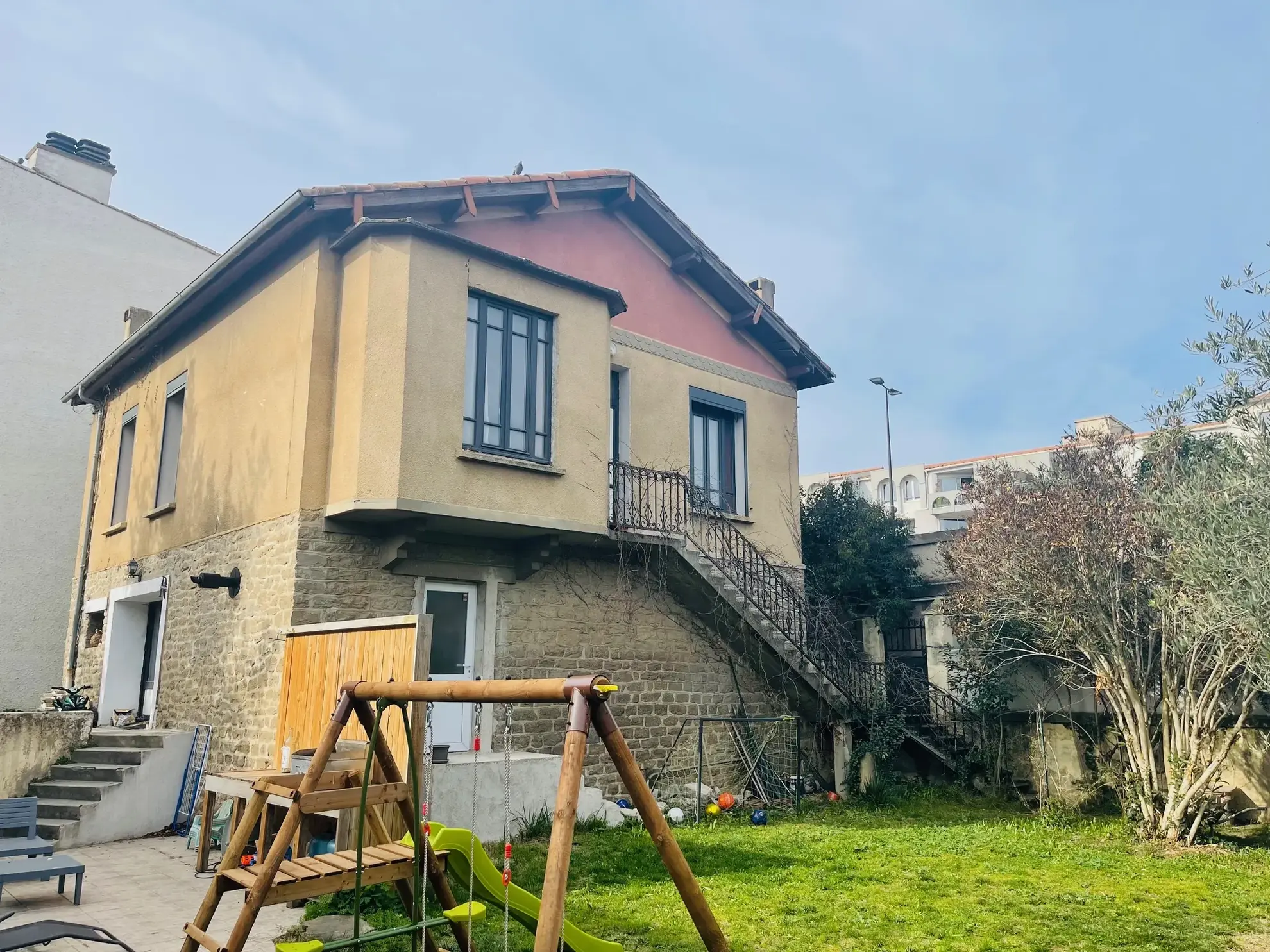 Maison de charme 170 m² avec jardin et grande terrasse à Carcassonne