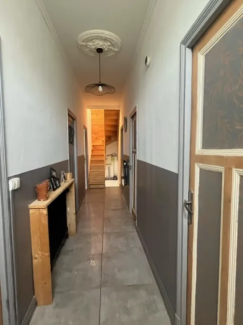 Belle maison en pierres à Varetz avec jardin, garage et 5 chambres 