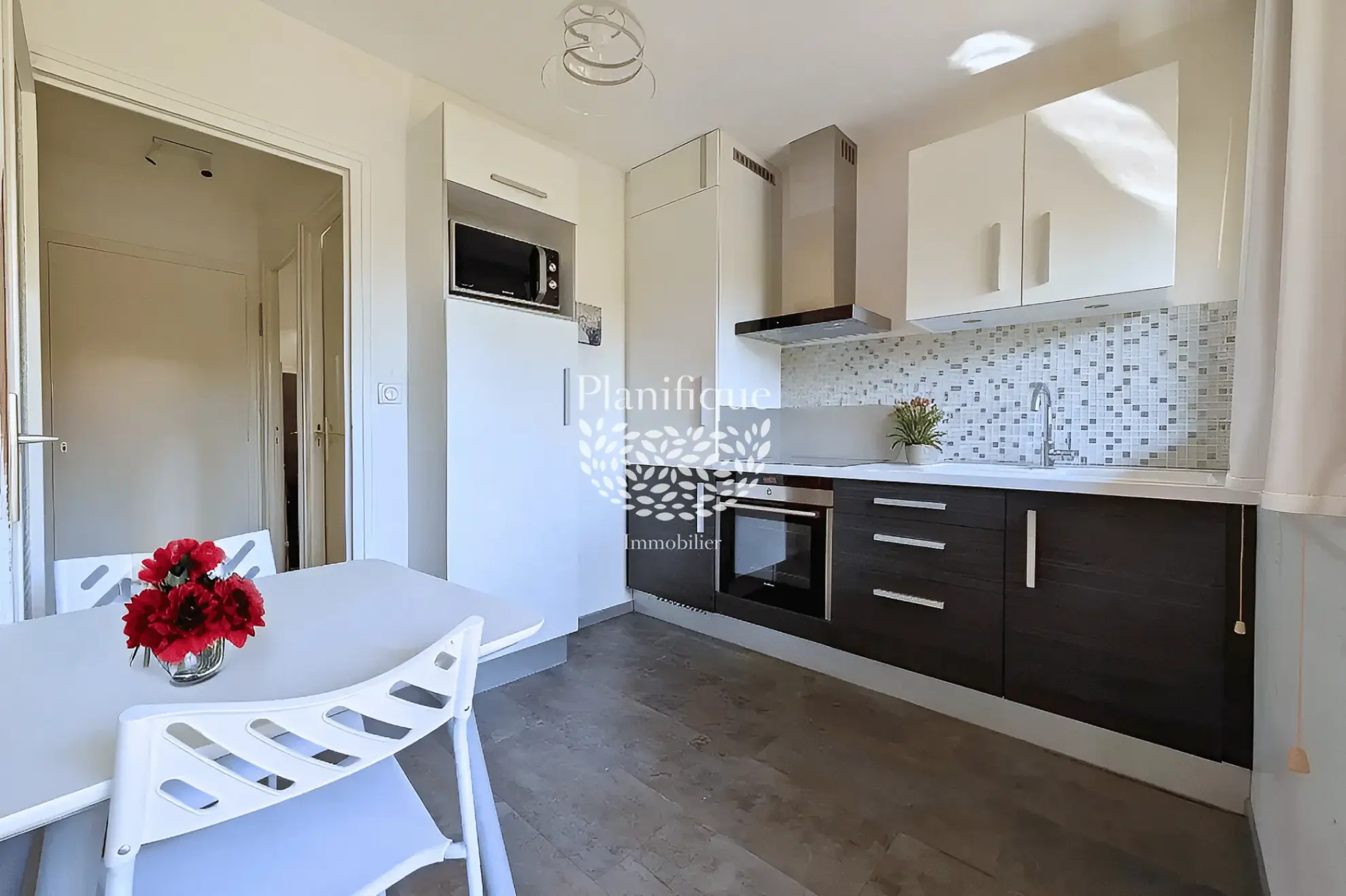 Studio lumineux avec terrasse, cave et parking à Annecy-le-Vieux 