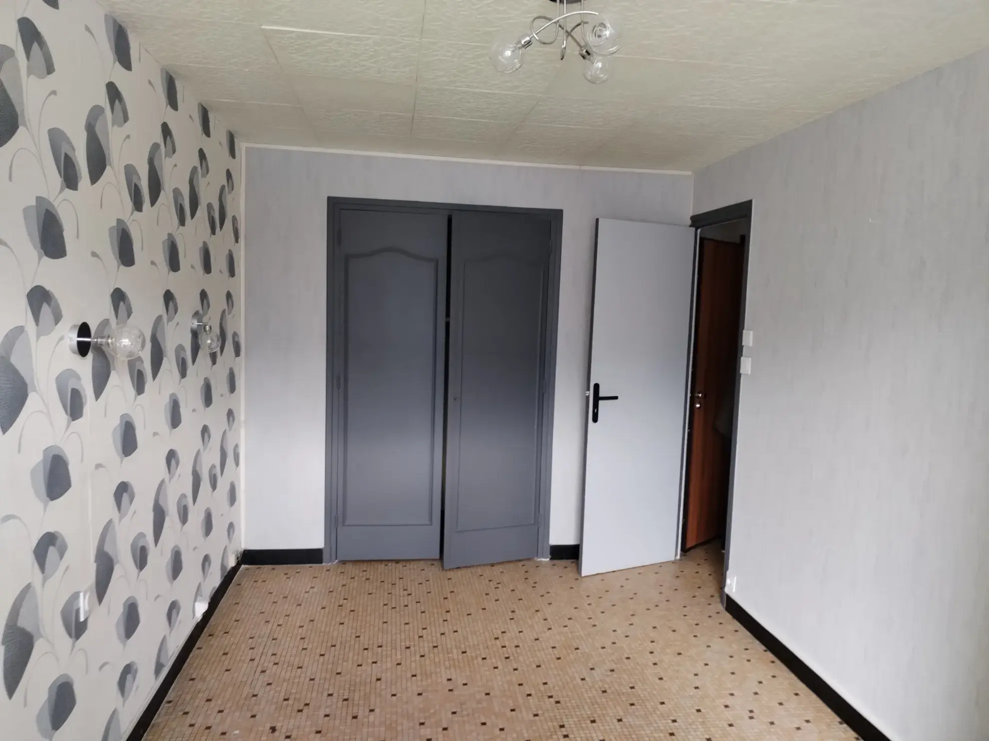 Appartement T2 à Grenoble avec parking, proche transports et écoles 