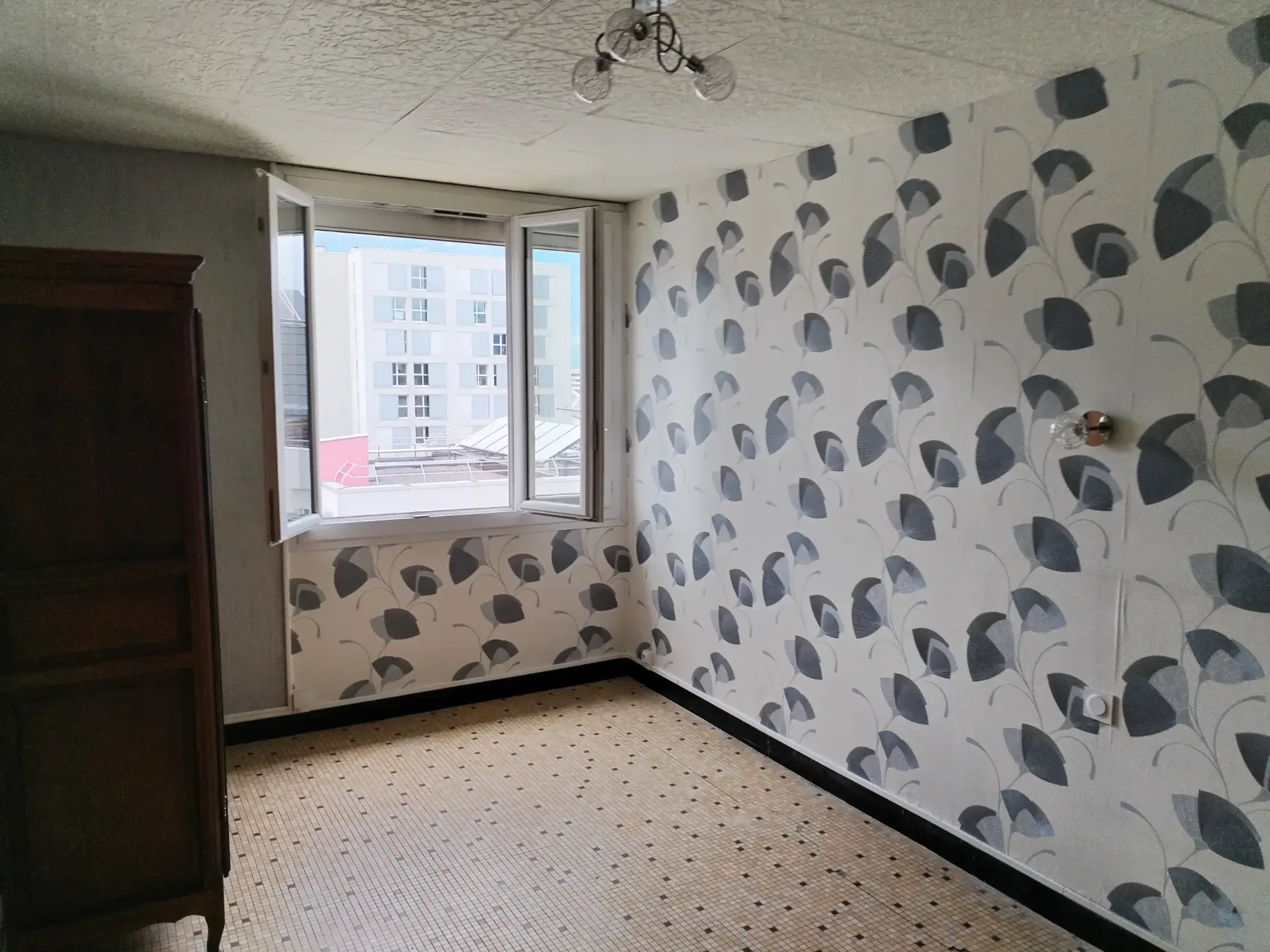 Appartement T2 à Grenoble avec parking, proche transports et écoles 