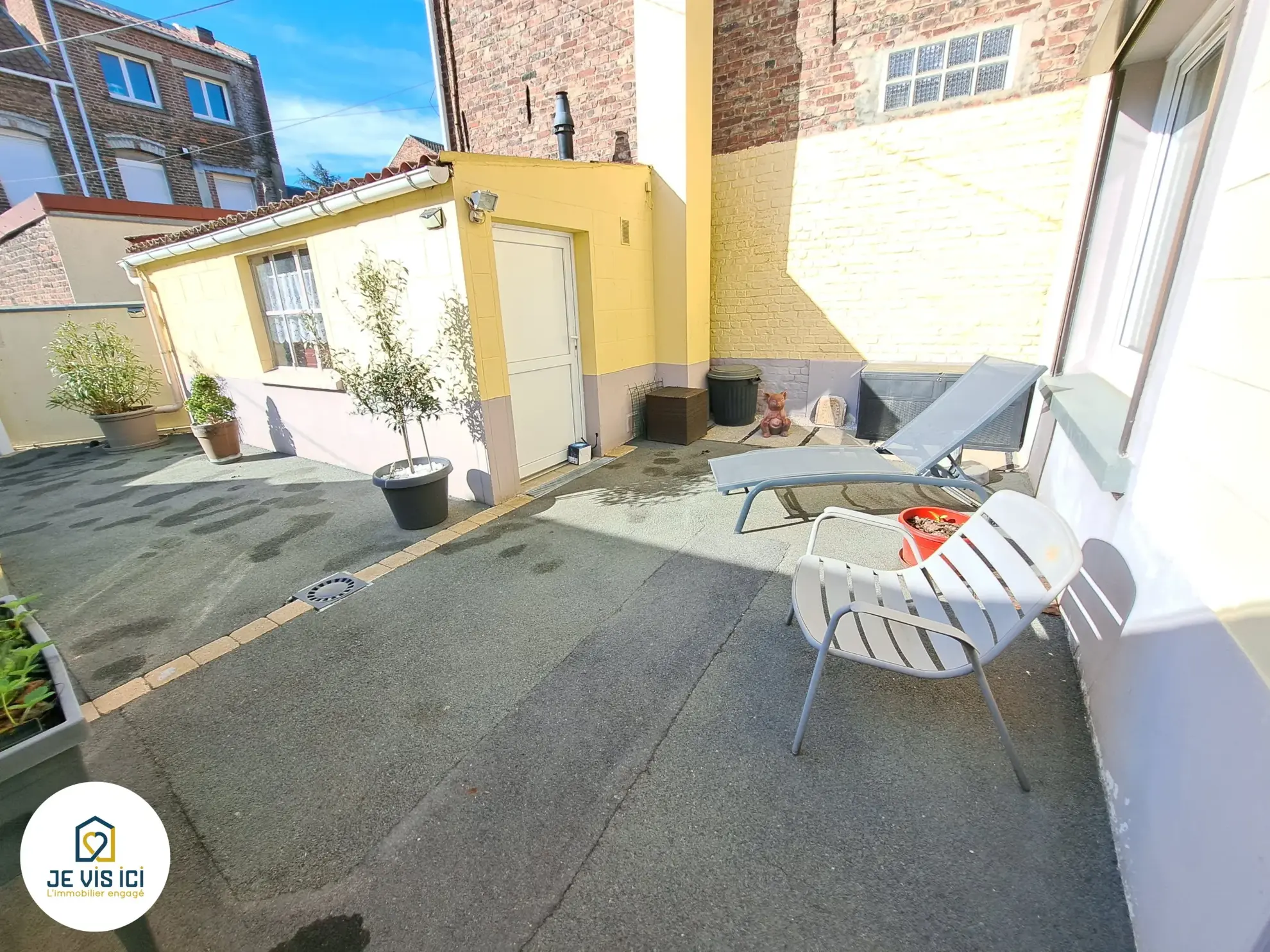 Maison de ville à vendre à Lens proche gare, stade et commodités 