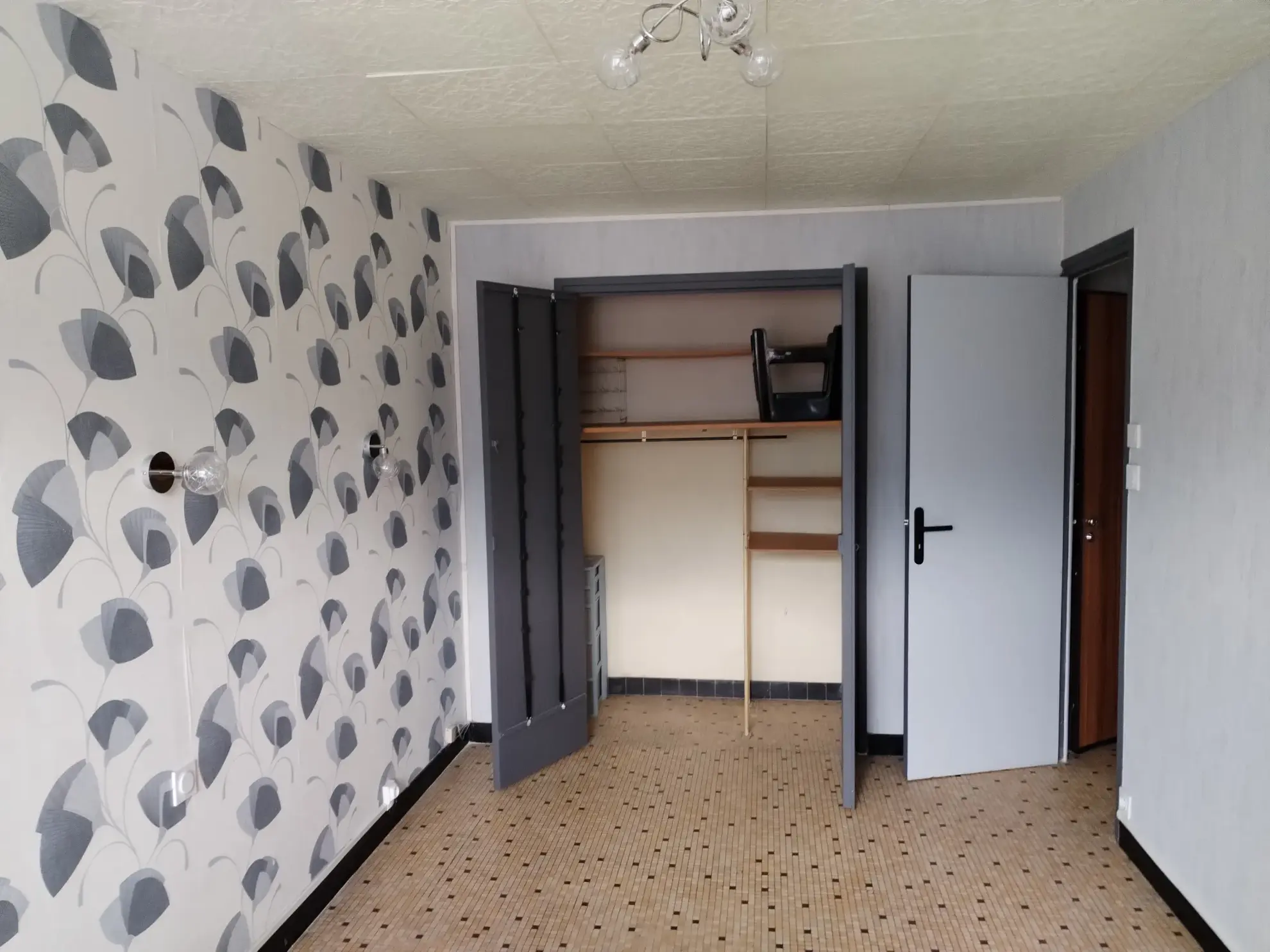 Appartement T2 à Grenoble avec parking, proche transports et écoles 