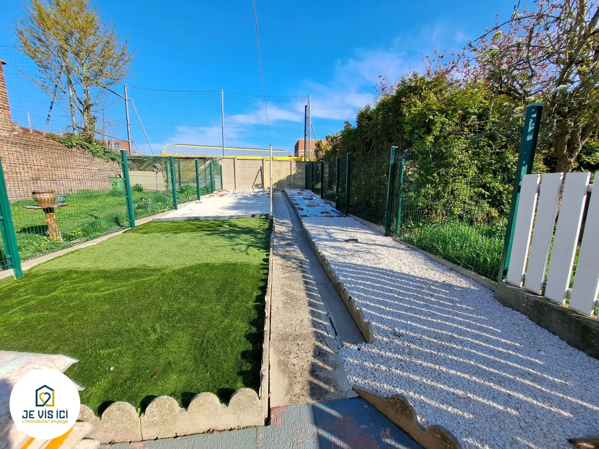 Maison de ville à vendre à Lens proche gare, stade et commodités 