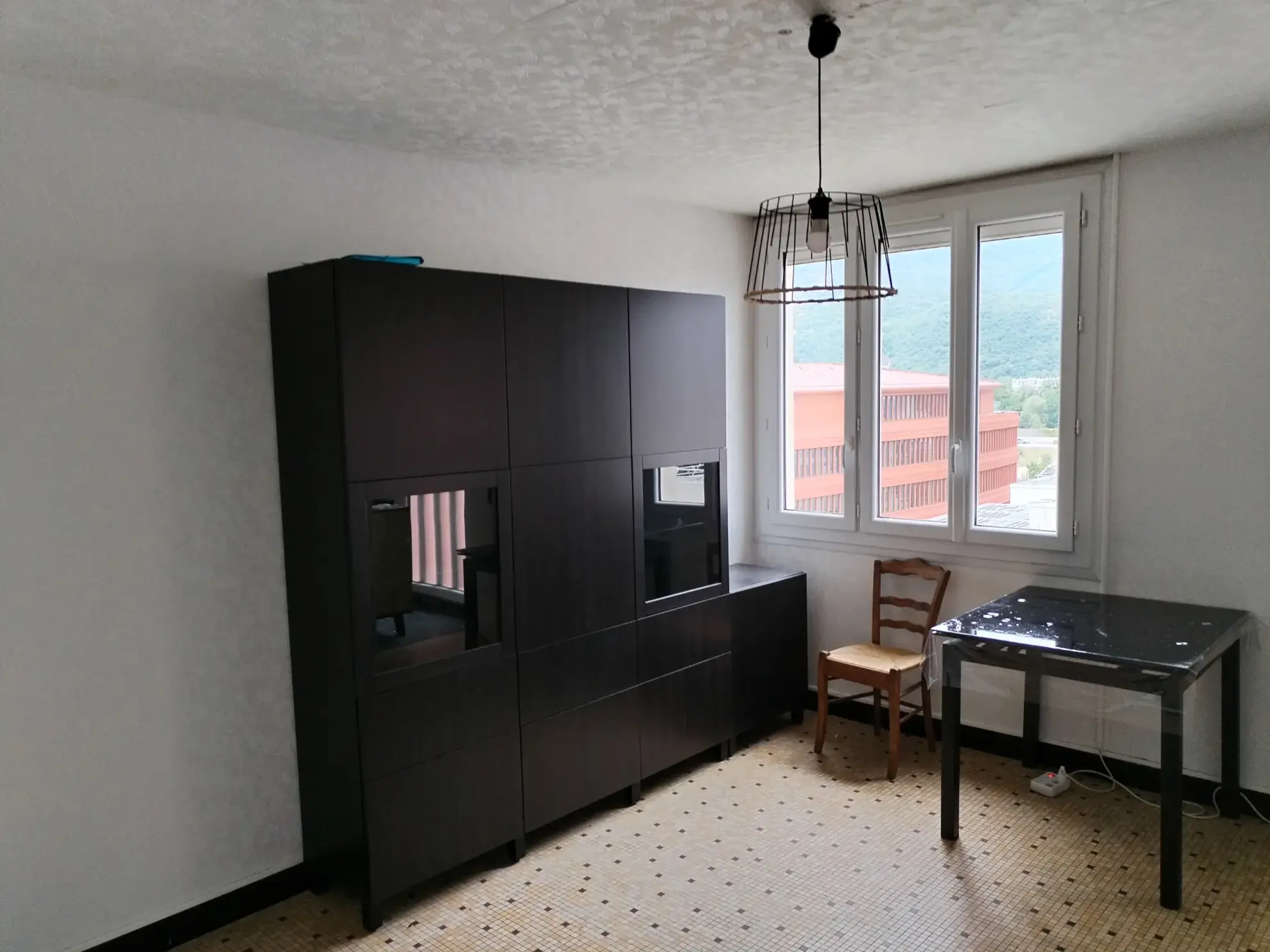 Appartement T2 à Grenoble avec parking, proche transports et écoles 