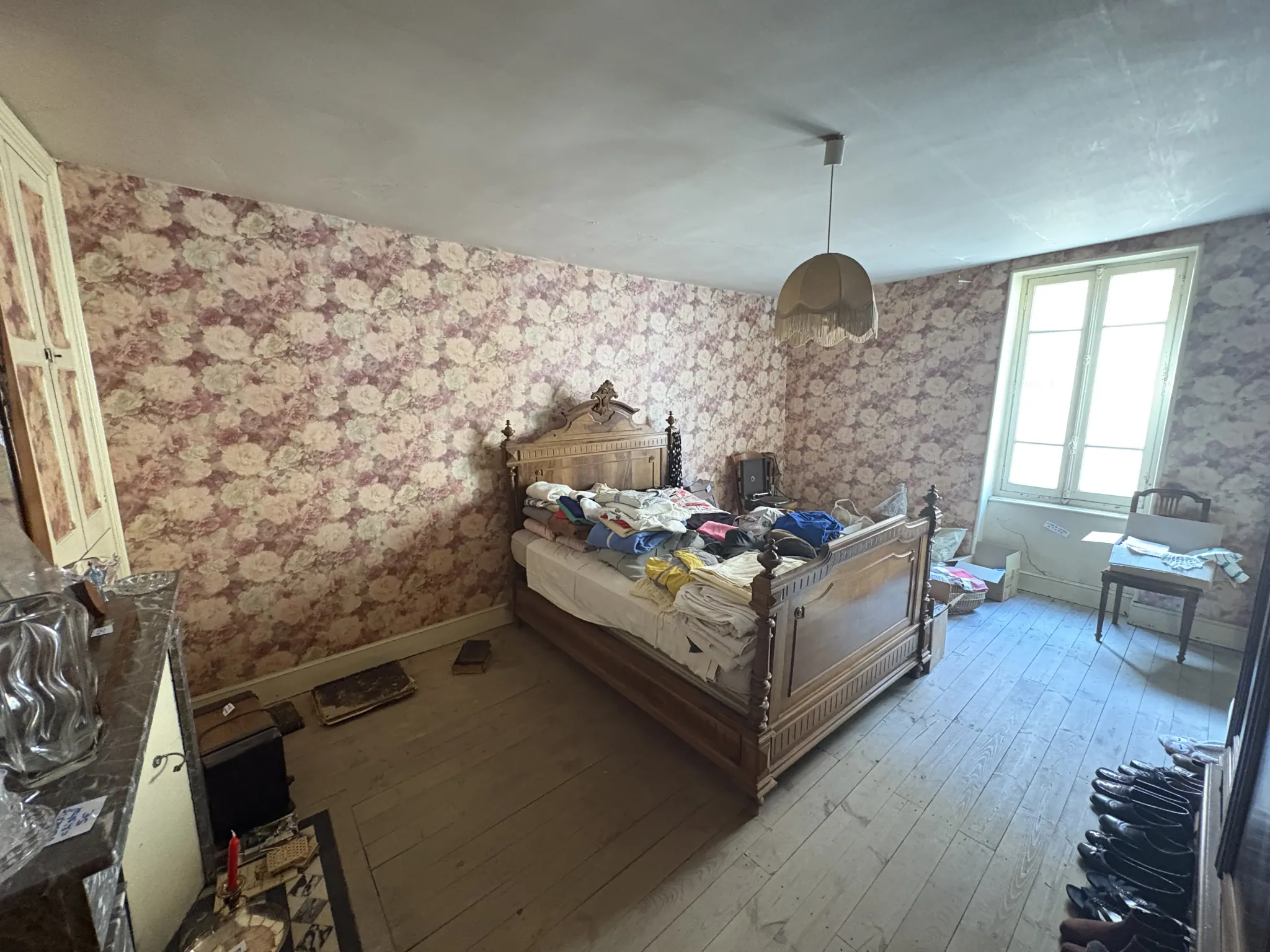 Maison à Saint Affrique avec garages et fort potentiel, centre-ville 