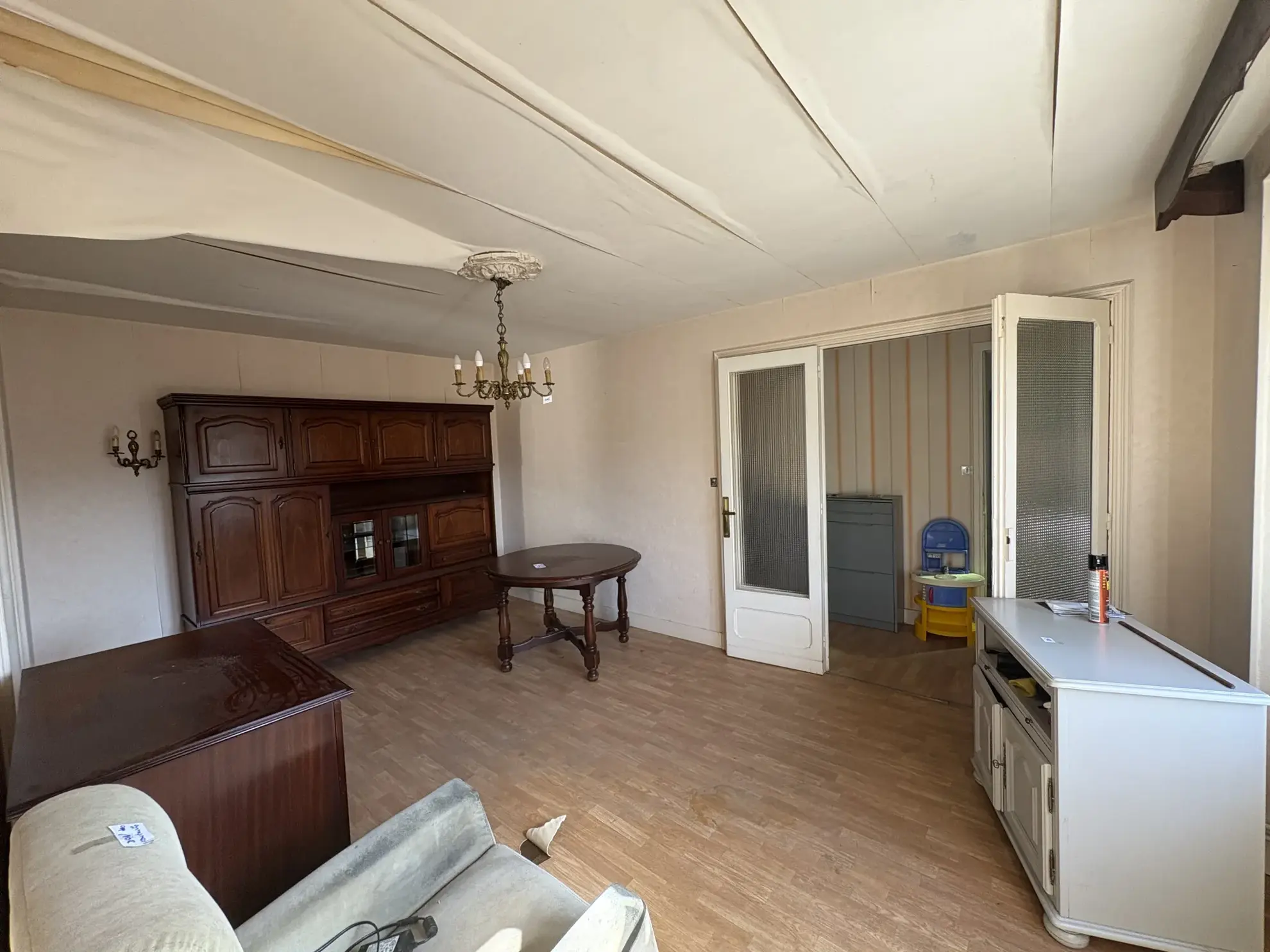 Maison à Saint Affrique avec garages et fort potentiel, centre-ville 