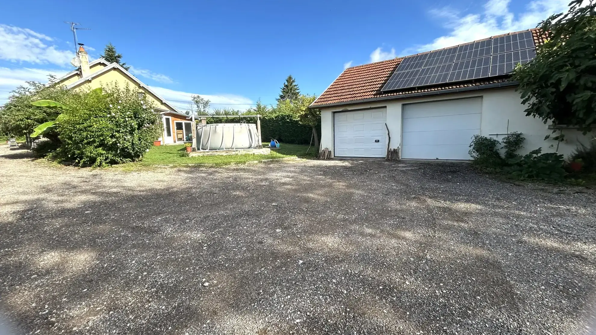 Belle maison de 130m² avec piscine et grand jardin à Bard-les-Pesmes 