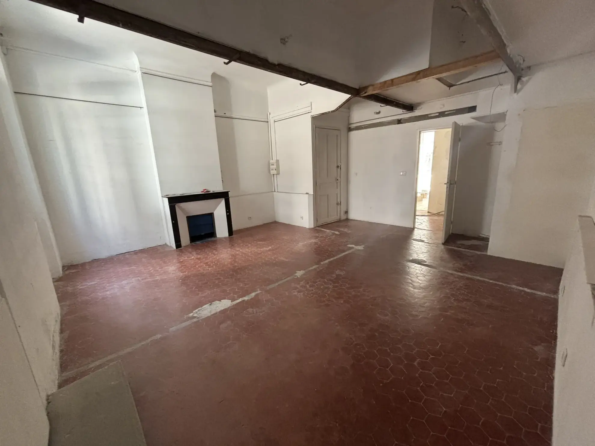 Appartement à rénover de 58 m² avec jardin à Toulon Ouest 
