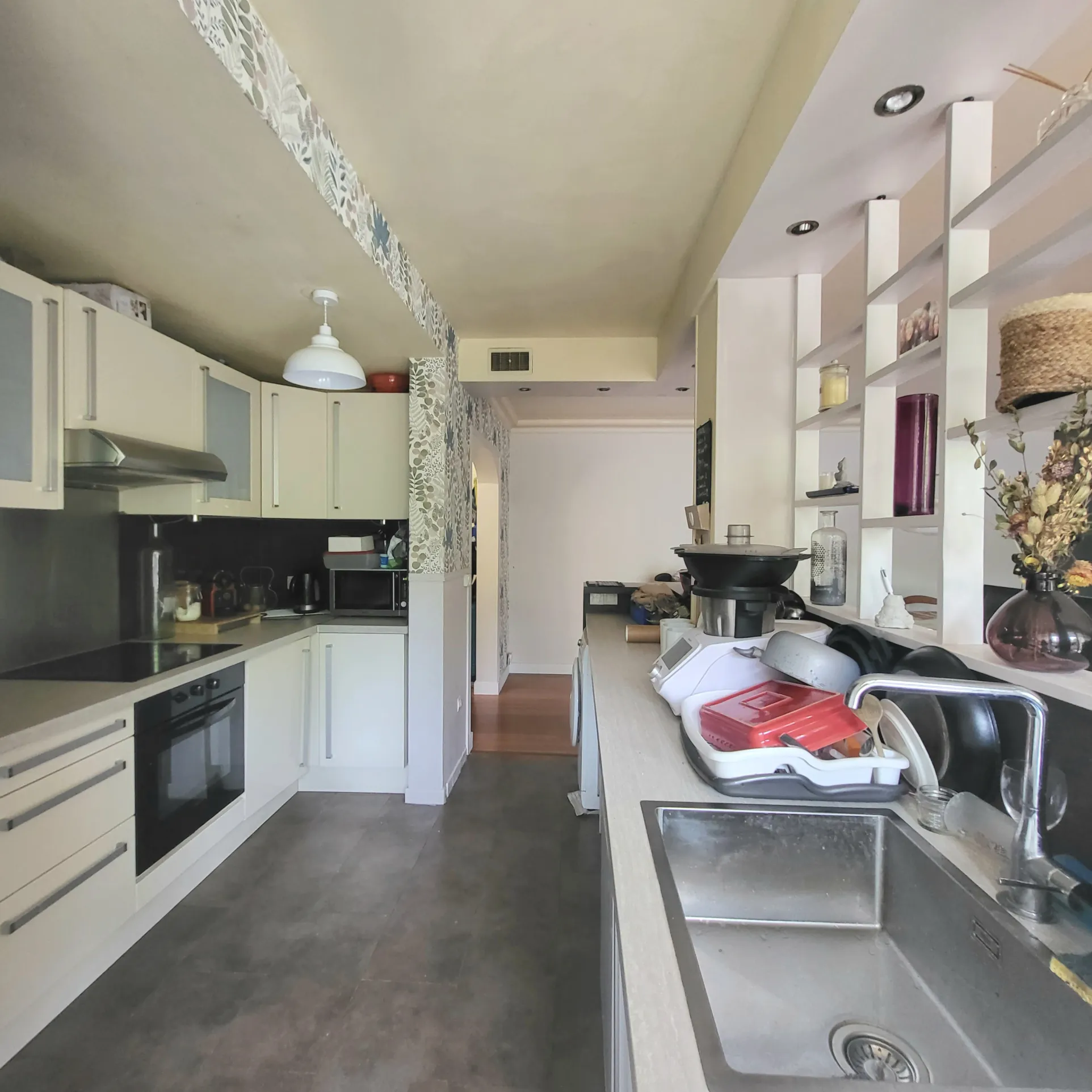 appartement familial moderne avec terrasse et parking à Épinay-sur-Seine 