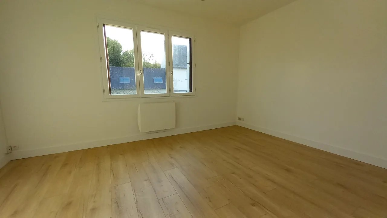 Maison à vendre à Loguivy-de-la-Mer, belle propriété rénovée avec garage et terrasse 