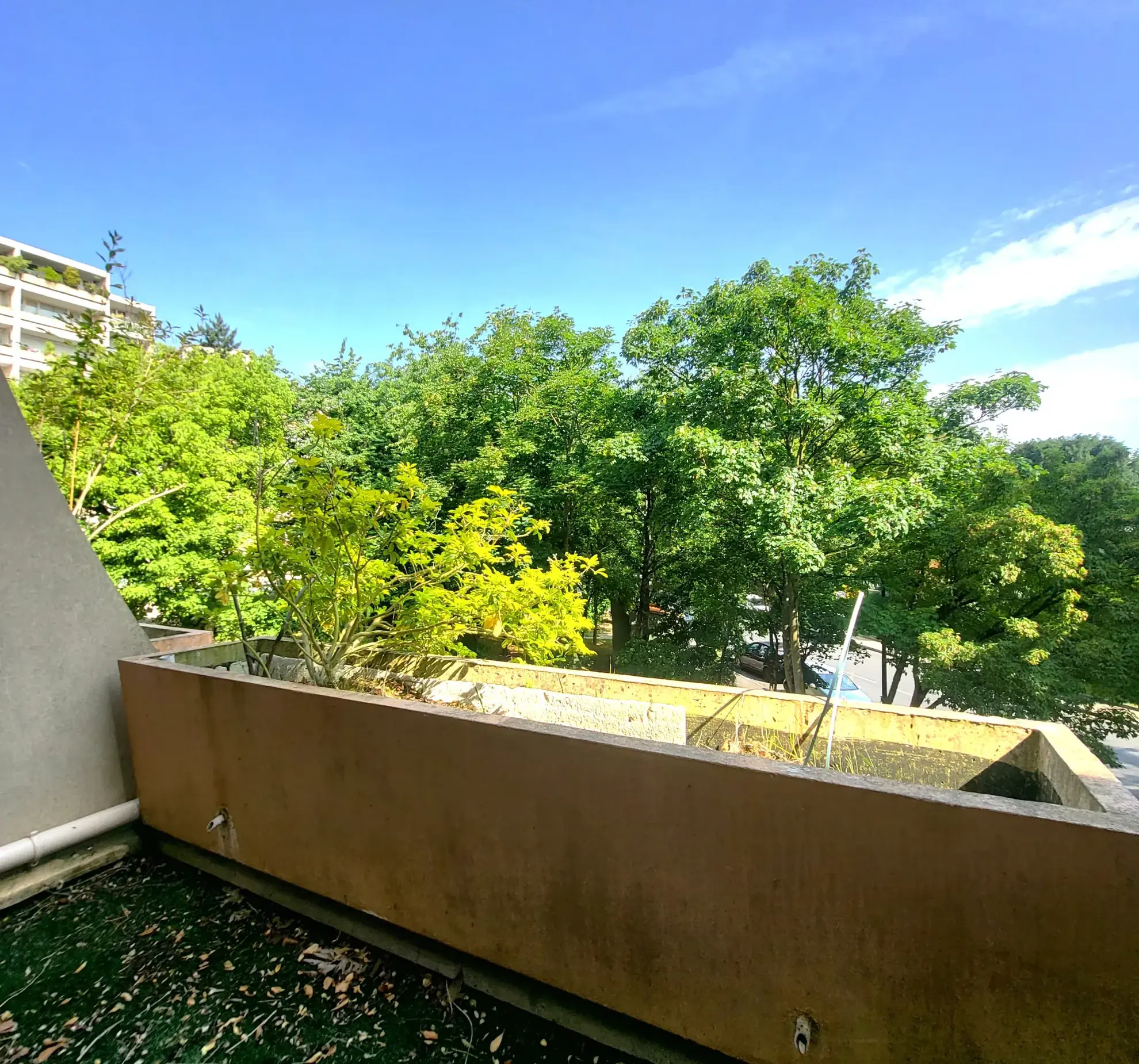 appartement familial moderne avec terrasse et parking à Épinay-sur-Seine 