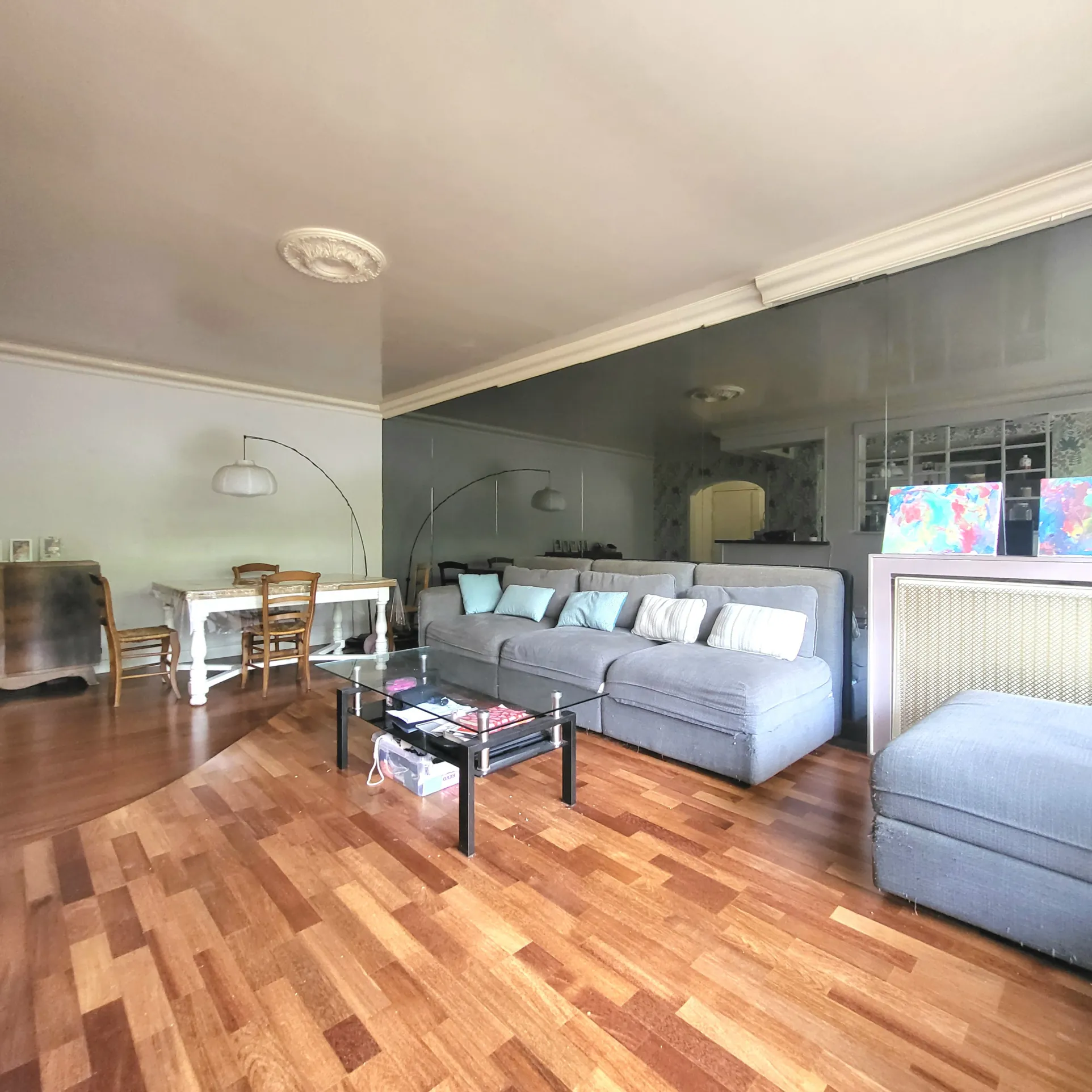 appartement familial moderne avec terrasse et parking à Épinay-sur-Seine 