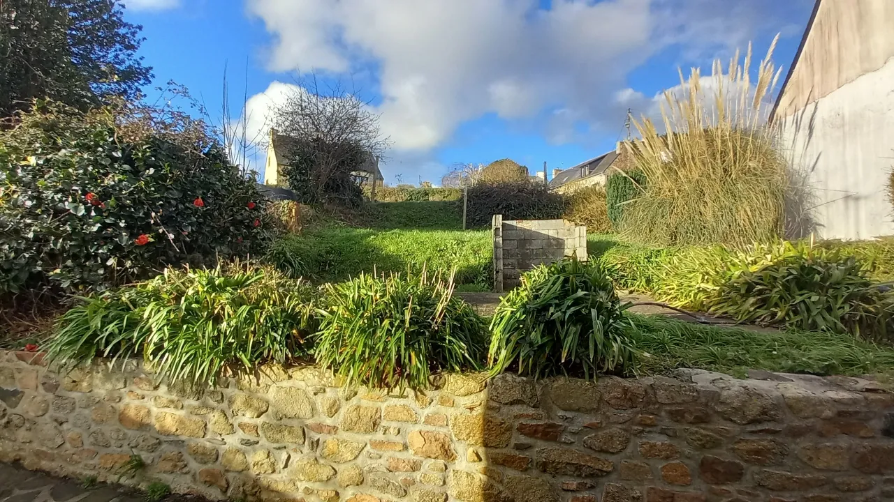 Maison à vendre à Loguivy-de-la-Mer, belle propriété rénovée avec garage et terrasse 