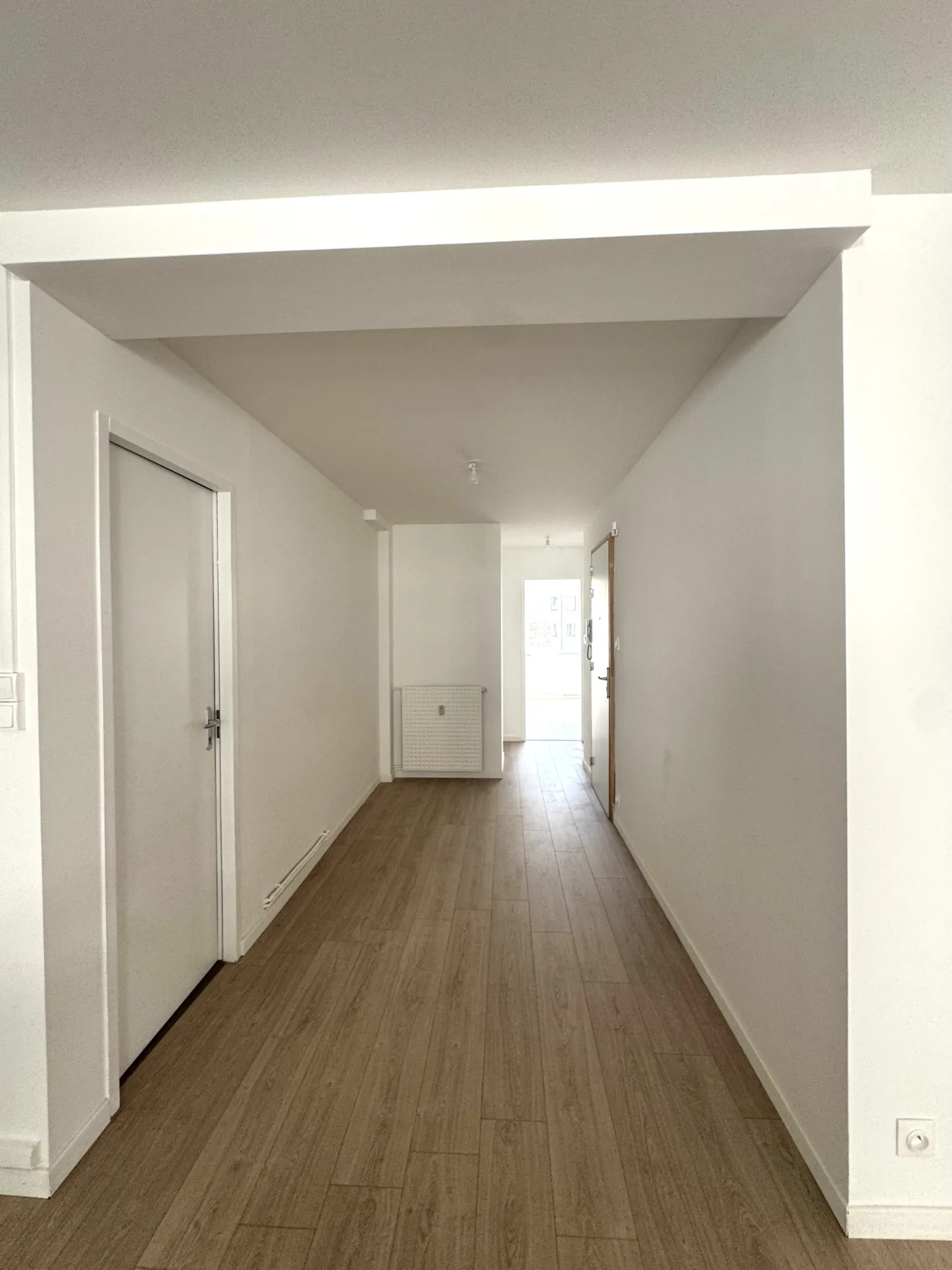 À vendre appartement T3 rénové avec balcon, cave et garage à Saint-Étienne - Cité du Design 