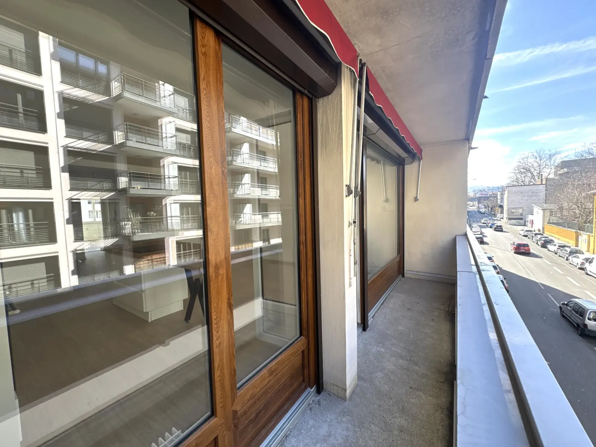 À vendre appartement T3 rénové avec balcon, cave et garage à Saint-Étienne - Cité du Design 