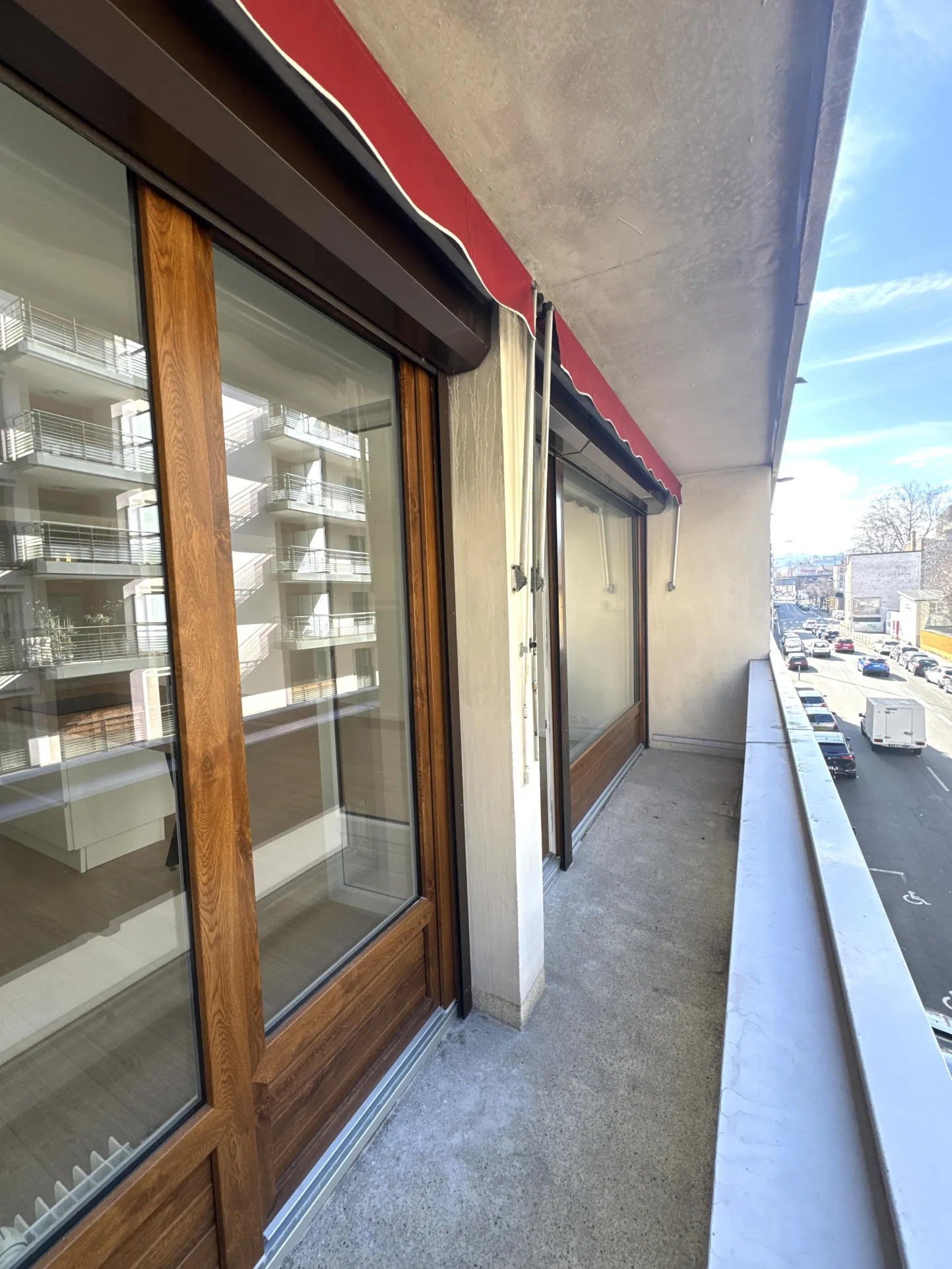 À vendre appartement T3 rénové avec balcon, cave et garage à Saint-Étienne - Cité du Design 