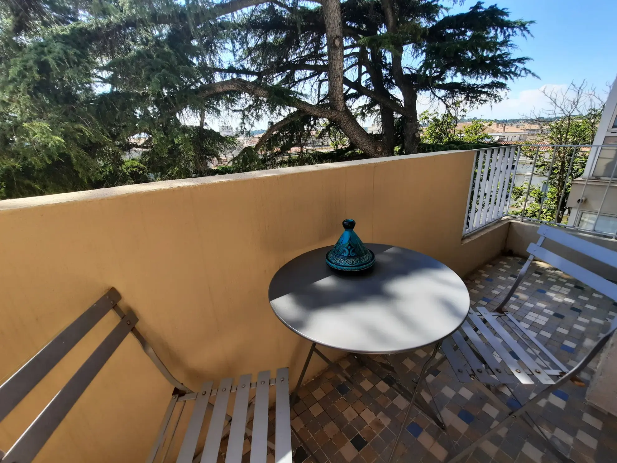 Appartement 3 pièces à vendre à Nîmes avec terrasse et cave - Centre-ville 