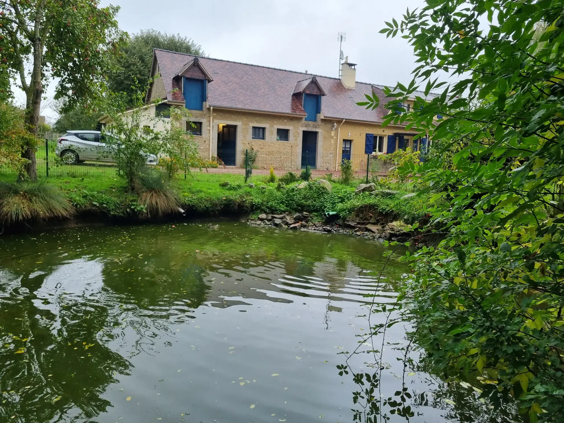 Longère de 125 m² avec grand terrain à vendre près du Mêle-sur-Sarthe 