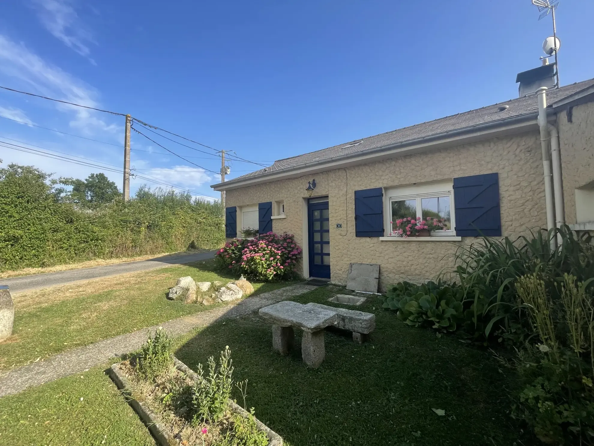 Longère de 125 m² avec grand terrain à vendre près du Mêle-sur-Sarthe 