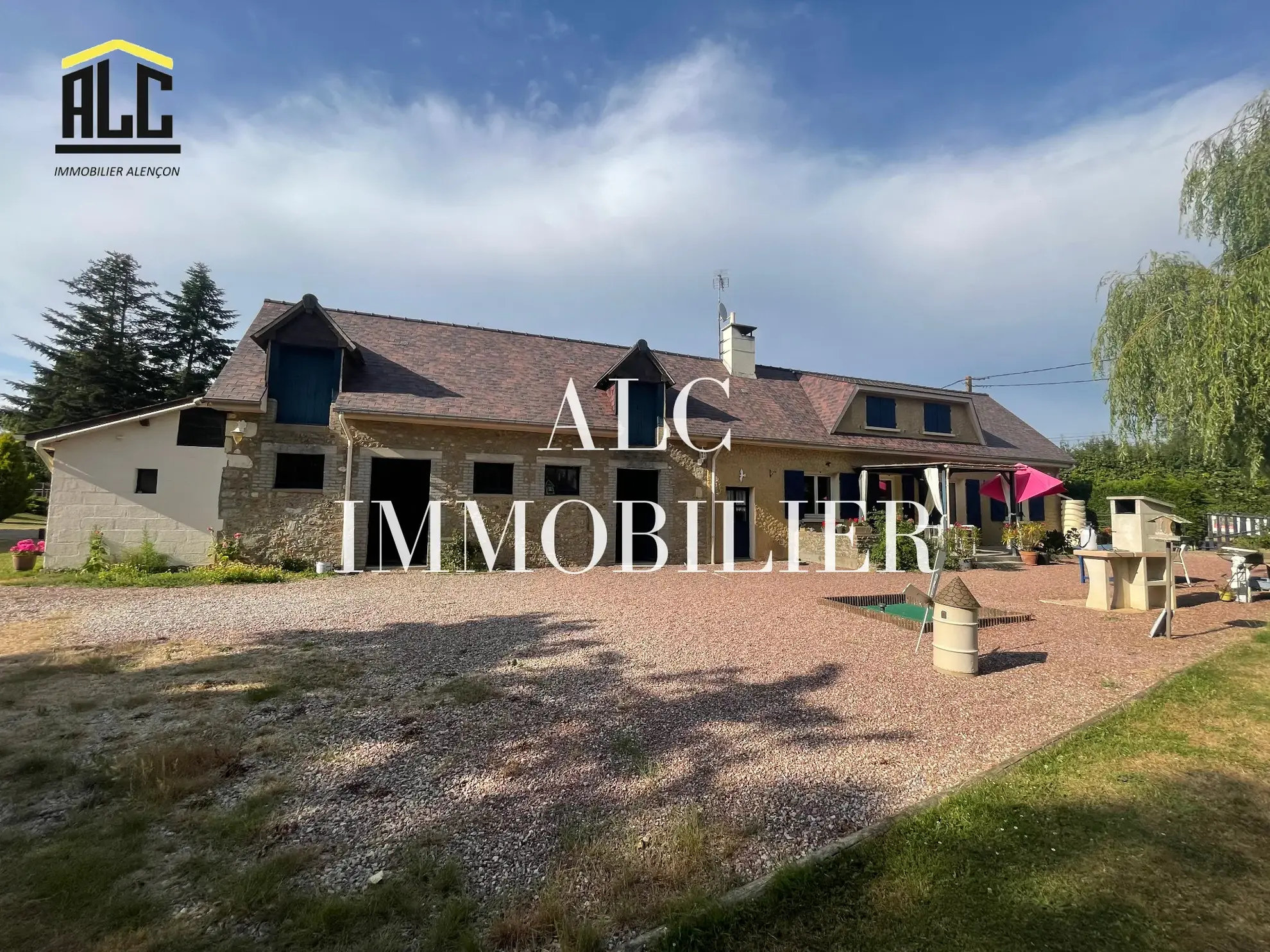 Longère de 125 m² avec grand terrain à vendre près du Mêle-sur-Sarthe