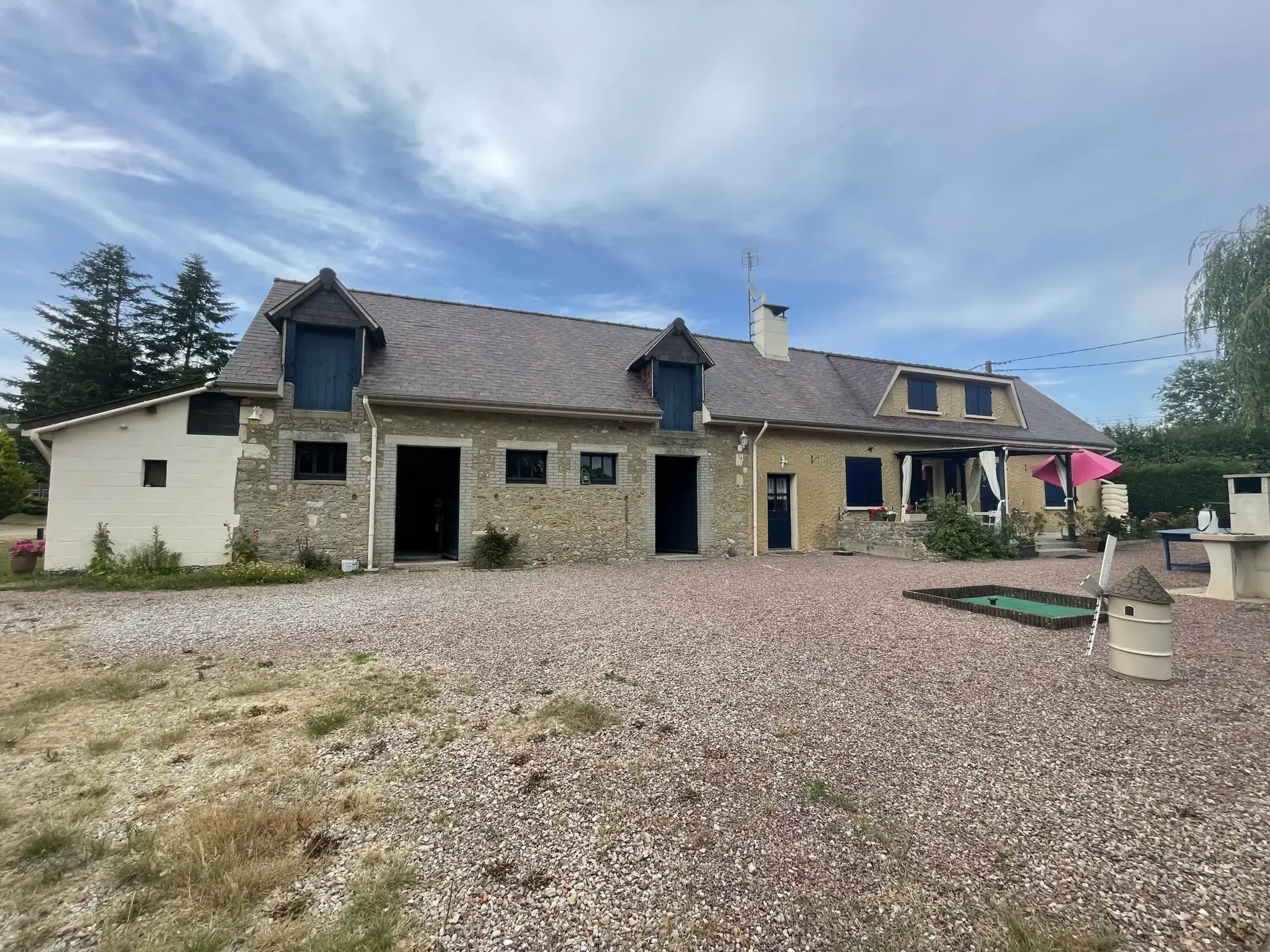 Longère de 125 m² avec grand terrain à vendre près du Mêle-sur-Sarthe 