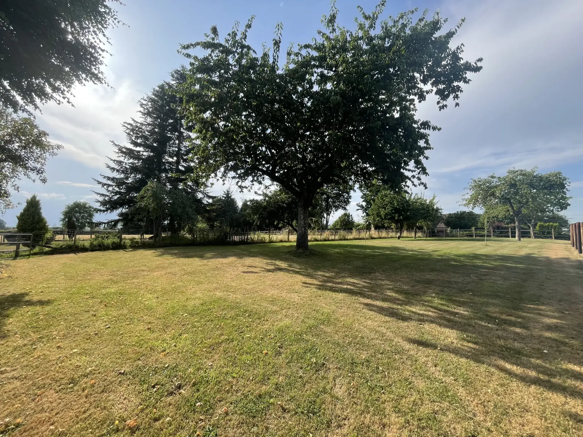 Longère de 125 m² avec grand terrain à vendre près du Mêle-sur-Sarthe 