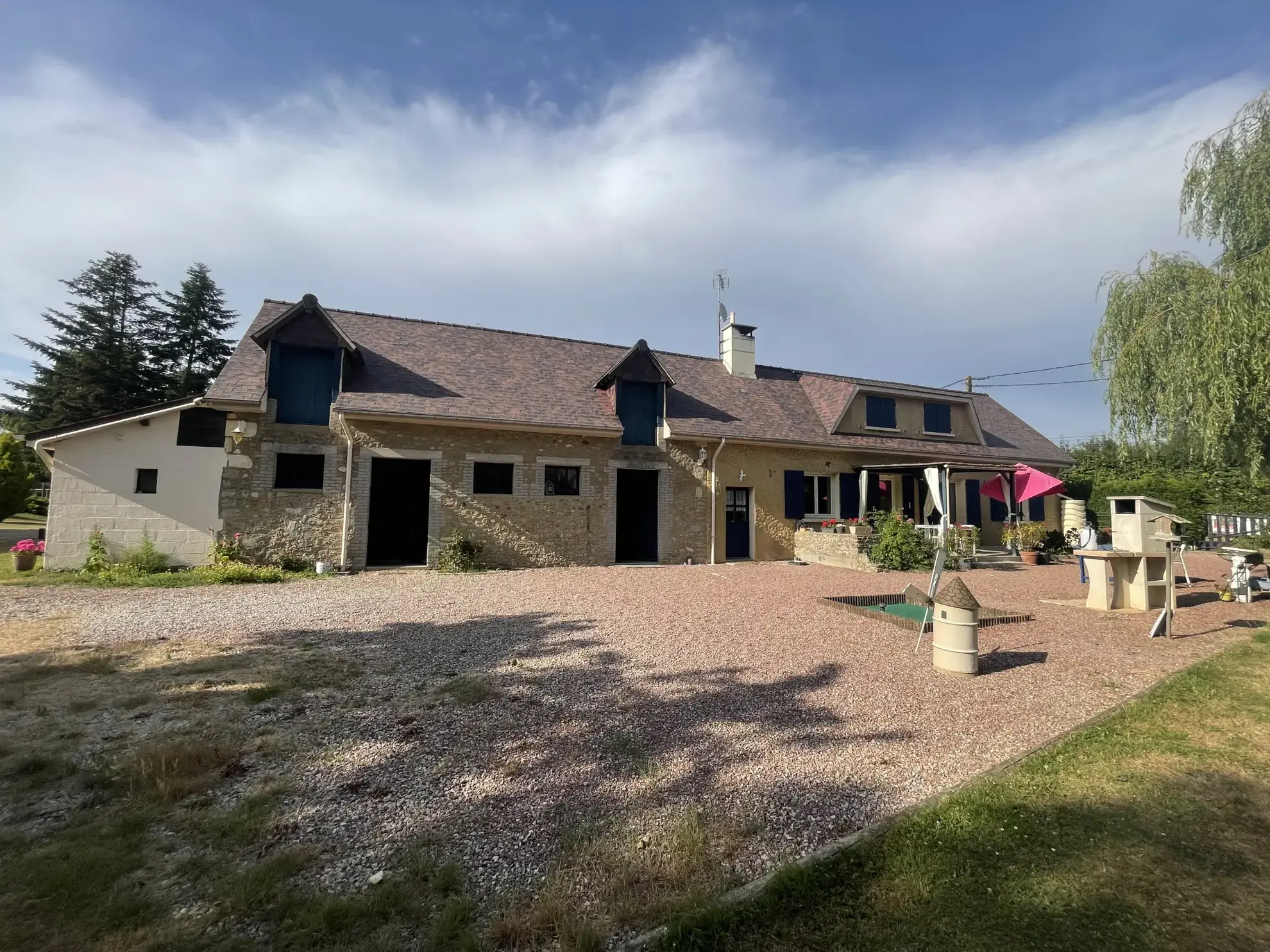 Longère de 125 m² avec grand terrain à vendre près du Mêle-sur-Sarthe 
