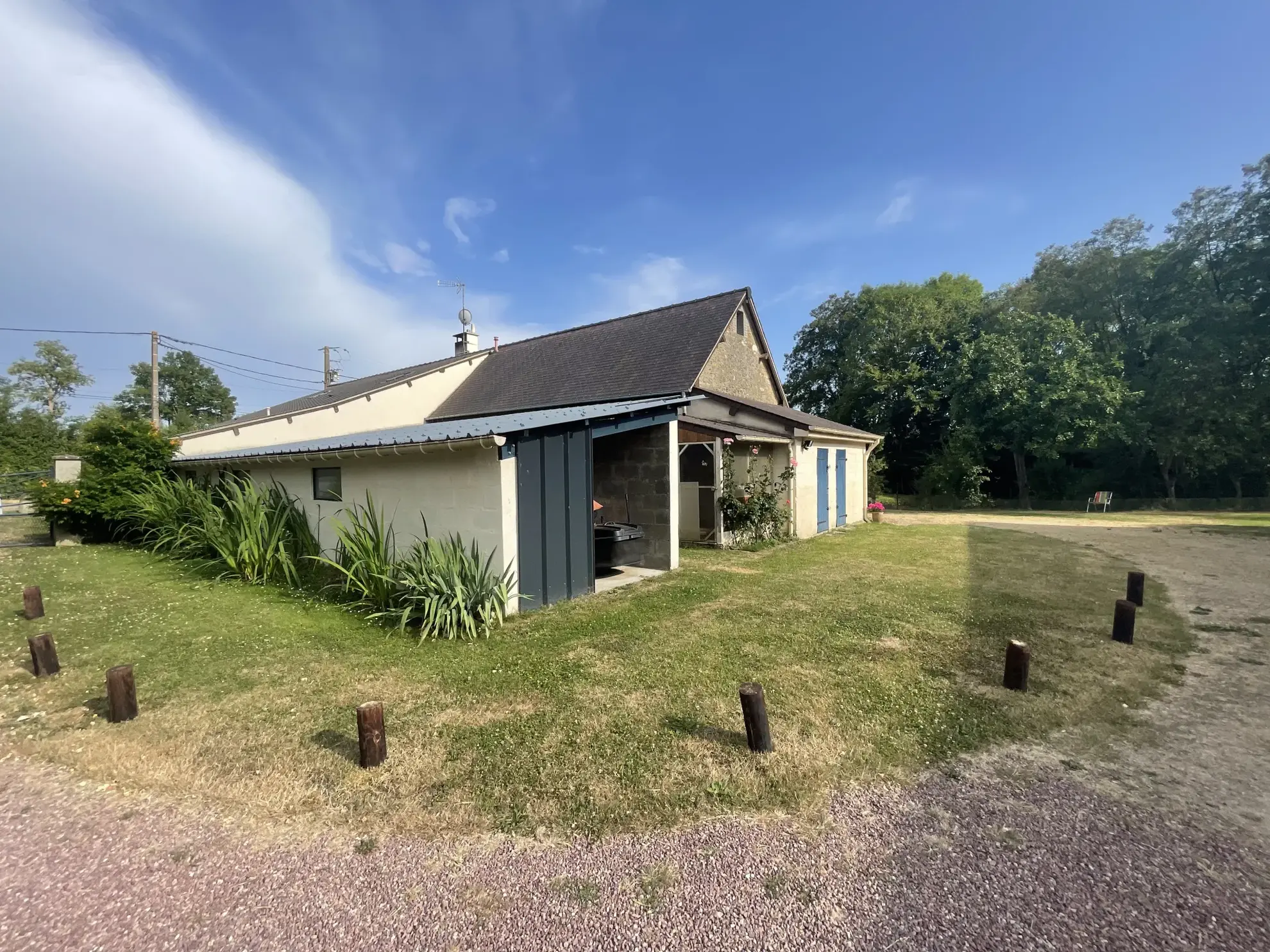 Longère de 125 m² avec grand terrain à vendre près du Mêle-sur-Sarthe 