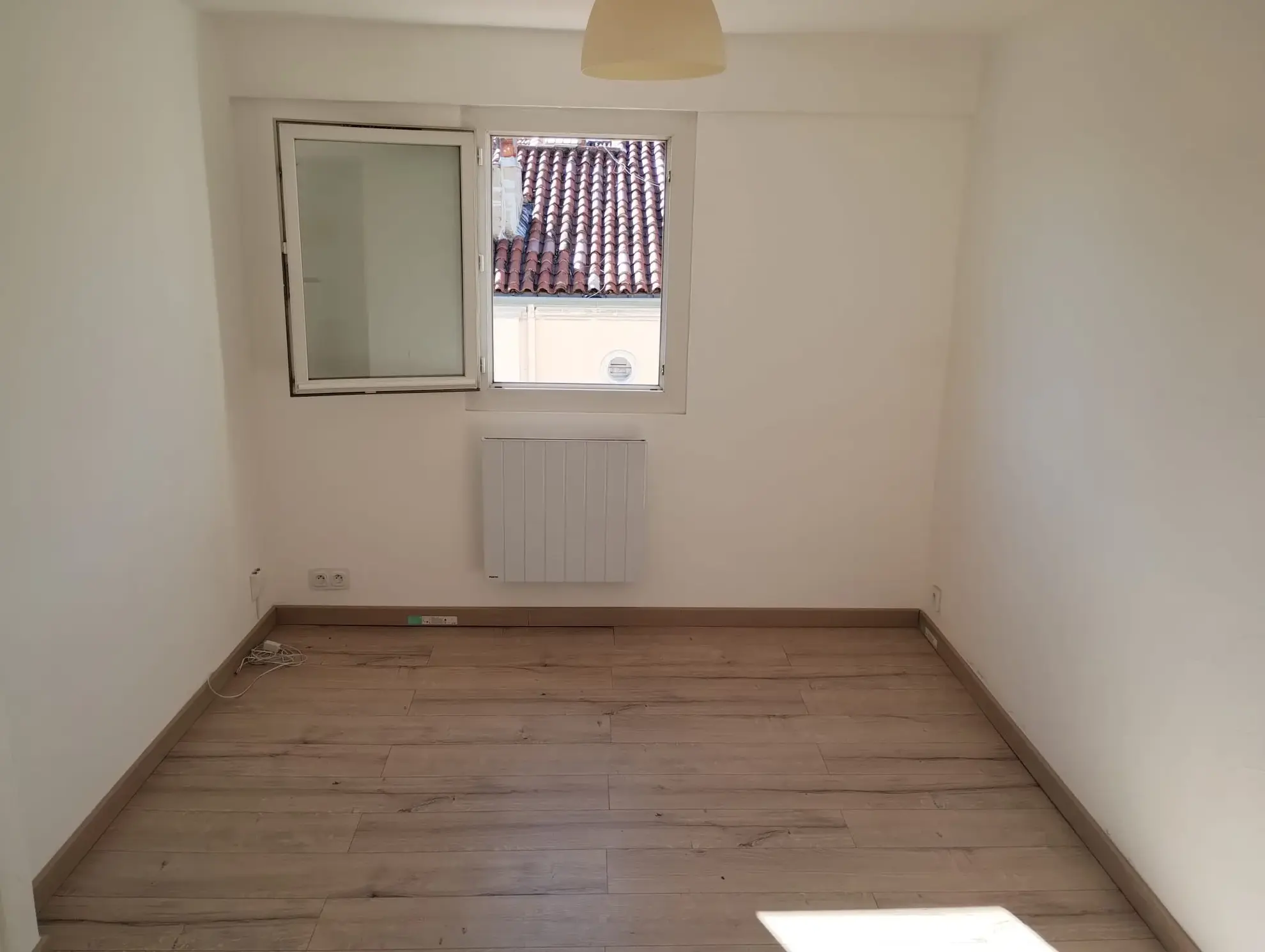 Studio rénové de 27m² à Toulon, idéal pour investissement locatif 