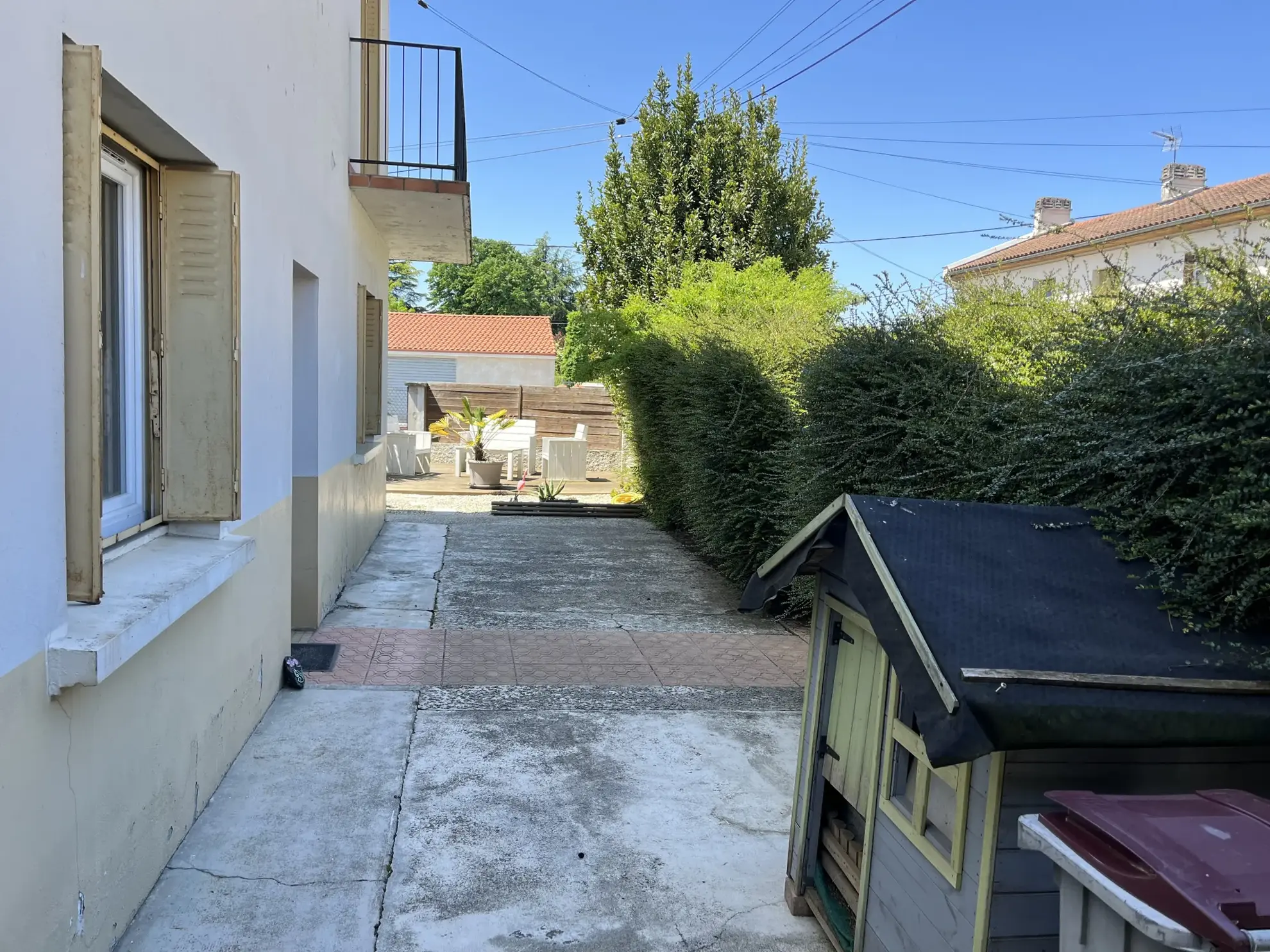 Maison familiale rénovée à Tarbes avec garage et jardin - Idéale pour investissement ou résidence principale