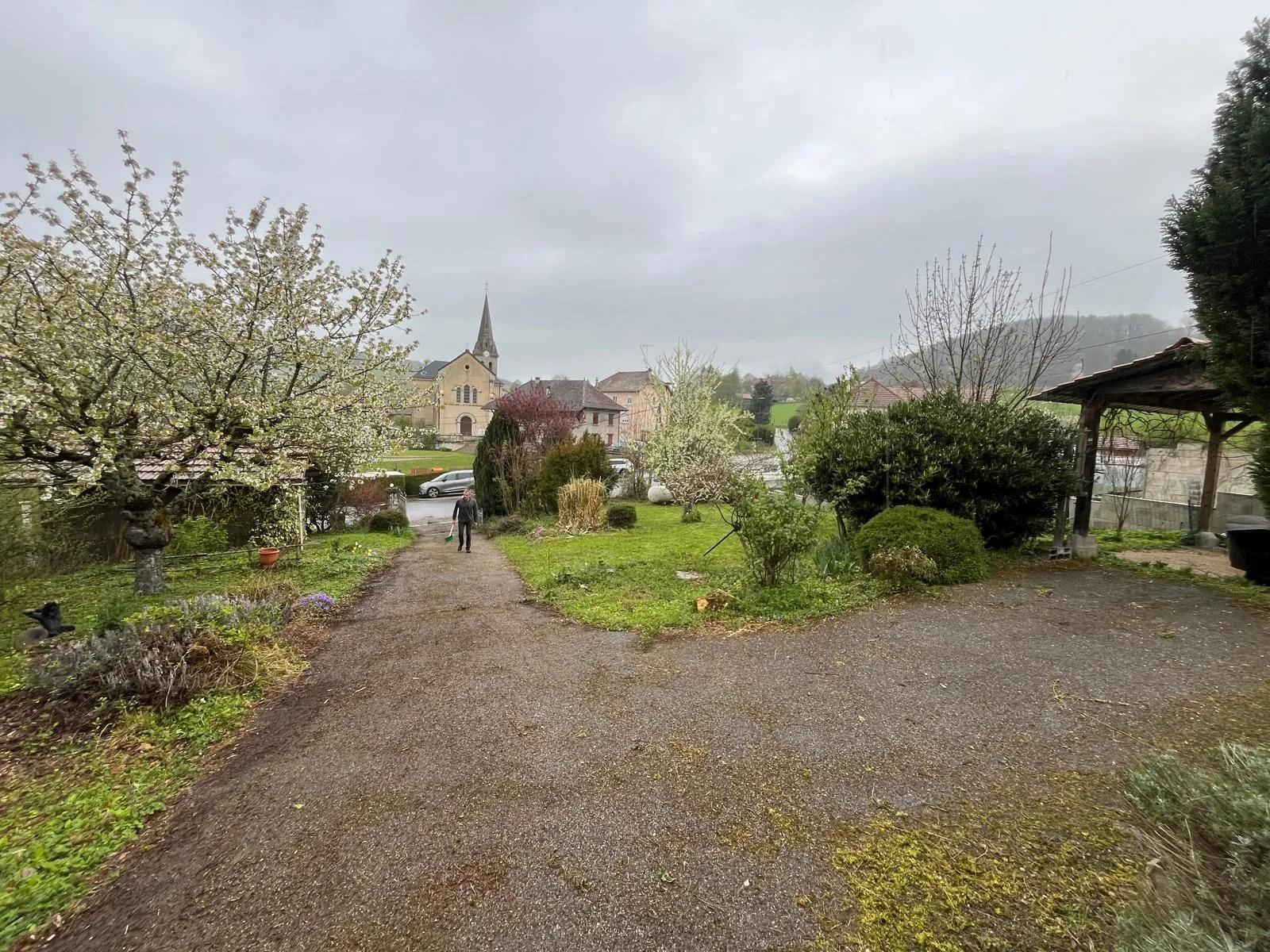 Maison de village de 178 m² avec jardin à Saint-Sulpice-des-Rivoires - Tranquillité garantie