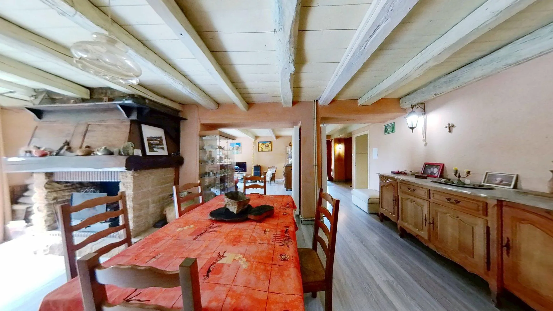 Maison de village de 178 m² avec jardin à Saint-Sulpice-des-Rivoires - Tranquillité garantie 