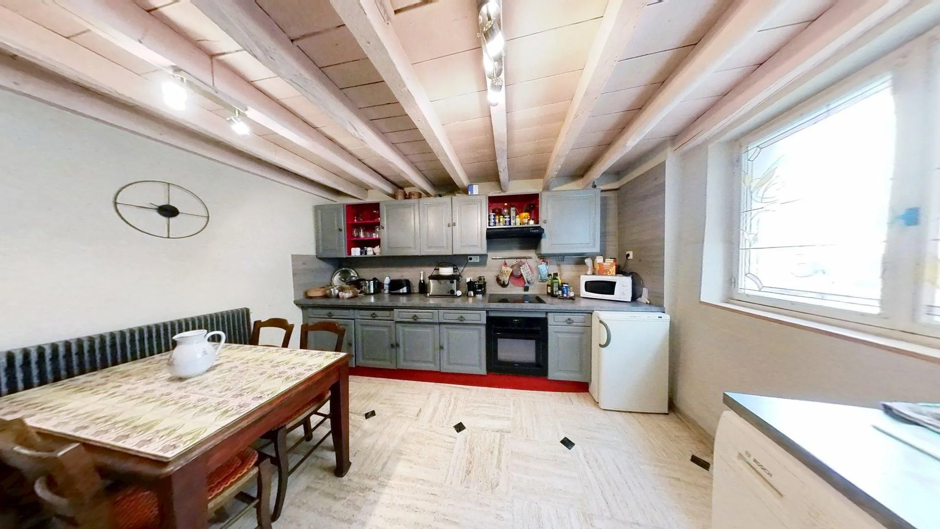 Maison de village de 178 m² avec jardin à Saint-Sulpice-des-Rivoires - Tranquillité garantie 