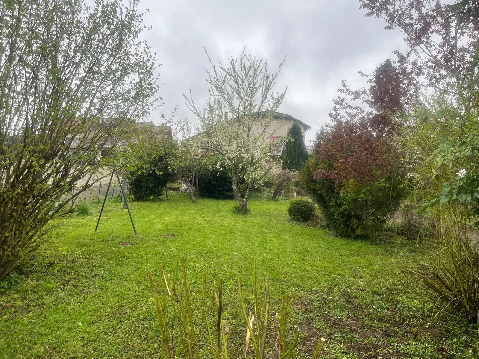 Maison de village de 178 m² avec jardin à Saint-Sulpice-des-Rivoires - Tranquillité garantie 