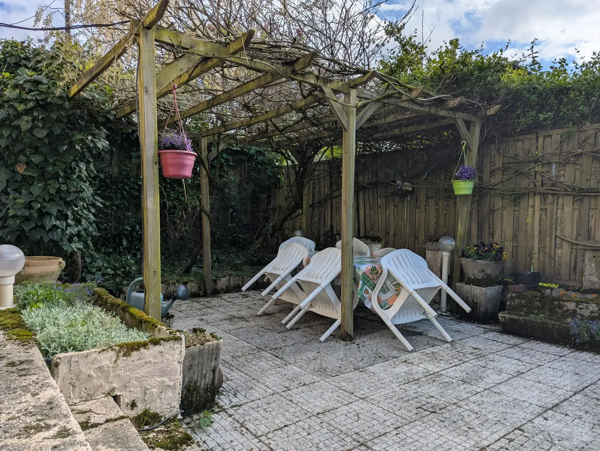 Maison de village de 178 m² avec jardin à Saint-Sulpice-des-Rivoires - Tranquillité garantie 