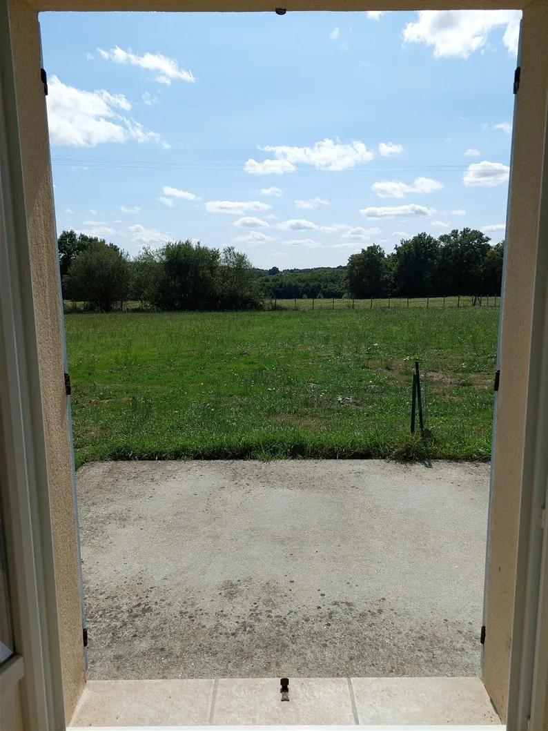 Maison contemporaine avec vue dégagée à Birac - 110 m², terrain de 2500 m² 