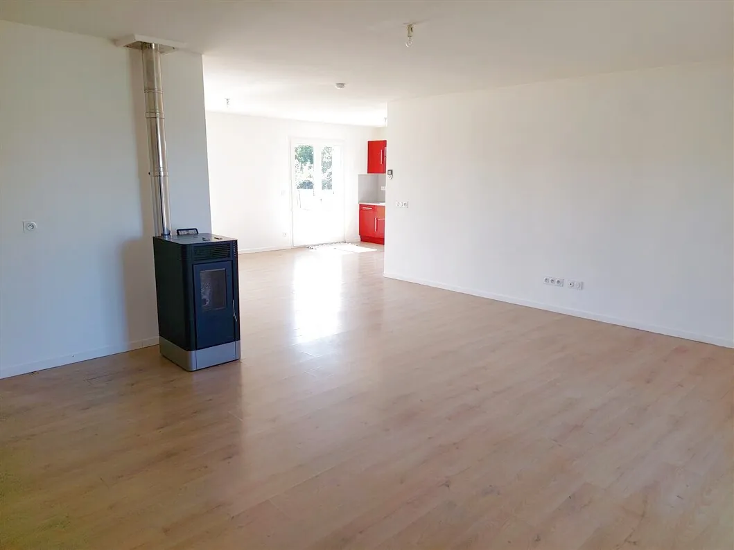 Maison contemporaine avec vue dégagée à Birac - 110 m², terrain de 2500 m² 