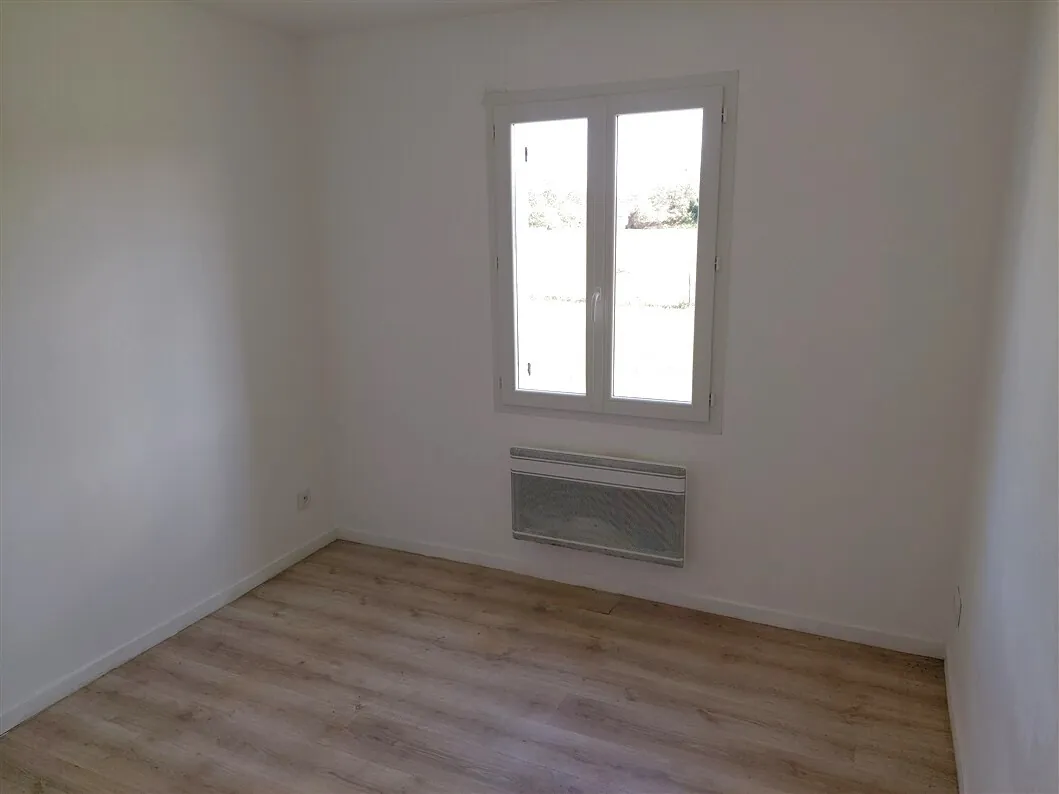 Maison contemporaine avec vue dégagée à Birac - 110 m², terrain de 2500 m² 