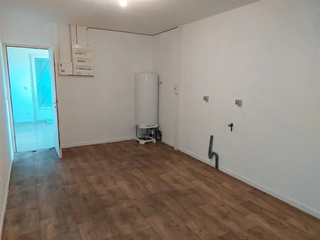 Maison contemporaine avec vue dégagée à Birac - 110 m², terrain de 2500 m² 