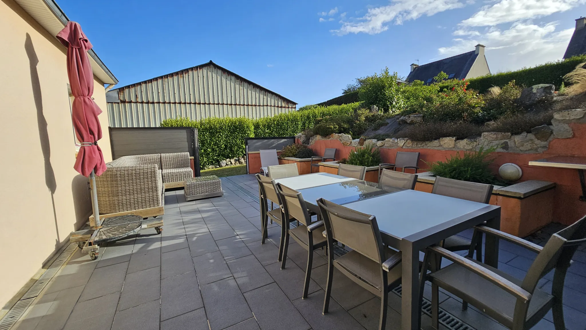 Charmante maison de 2005 à Camaret-sur-Mer avec sous-sol et terrasse 