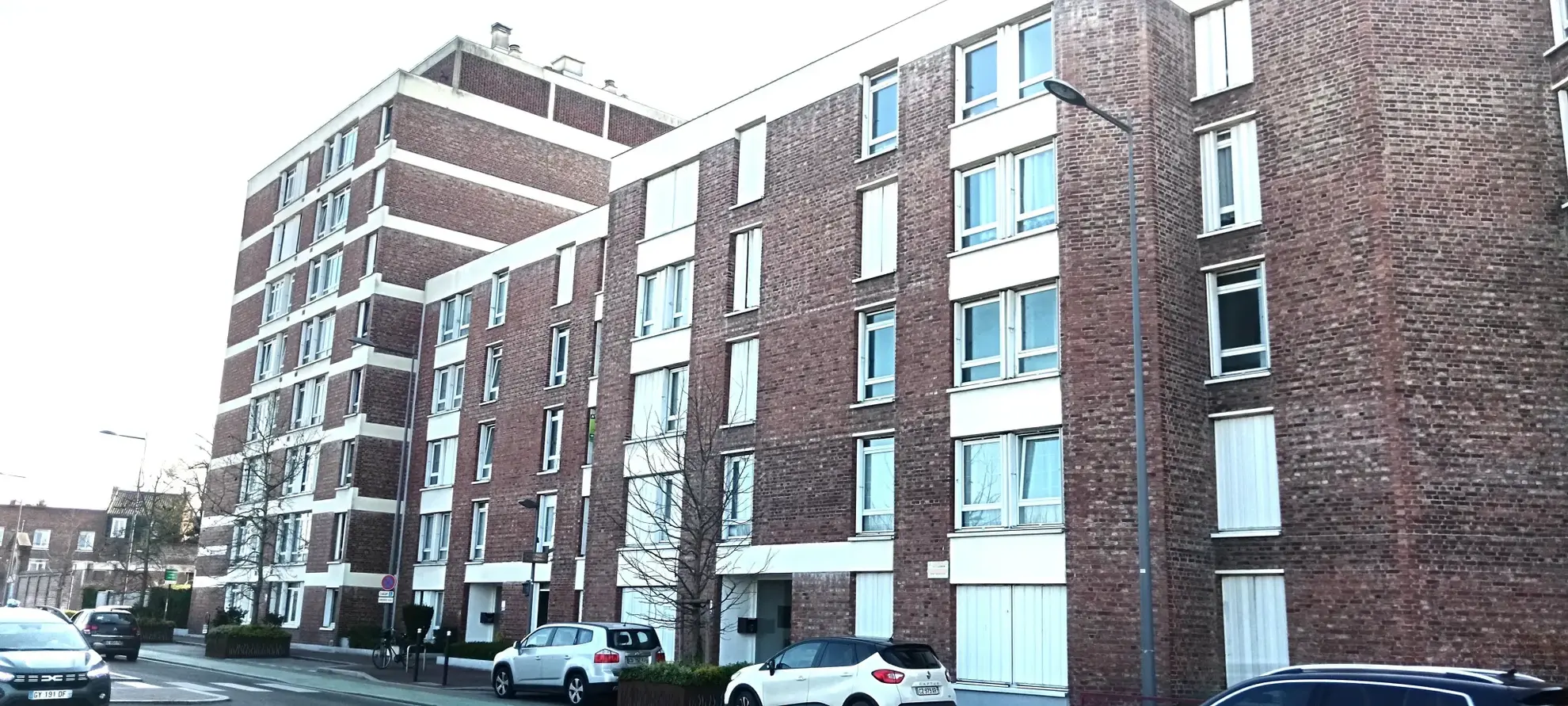 Appartement à vendre à Douai avec 3 chambres, cave et parking, proche gare et centre-ville 