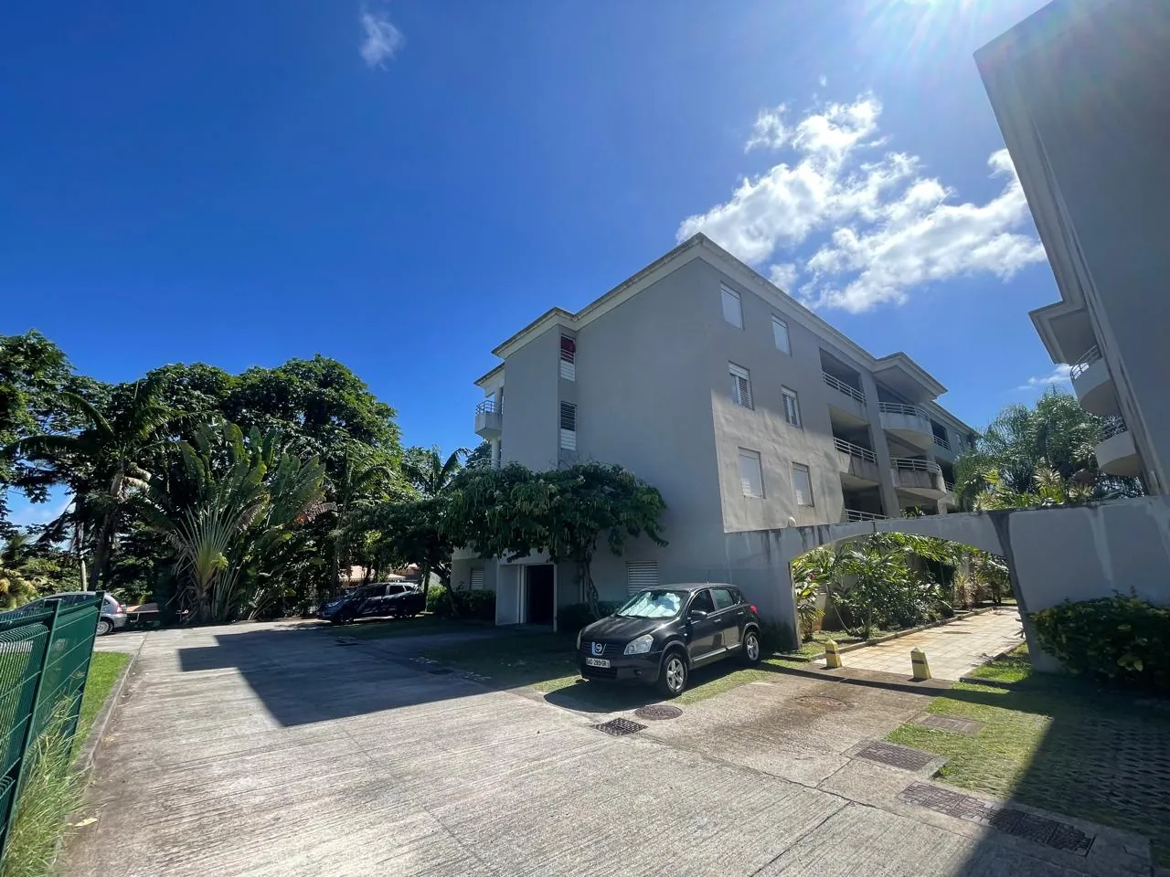 Appartement T3 avec terrasse, garage, proche commodités au Lamentin