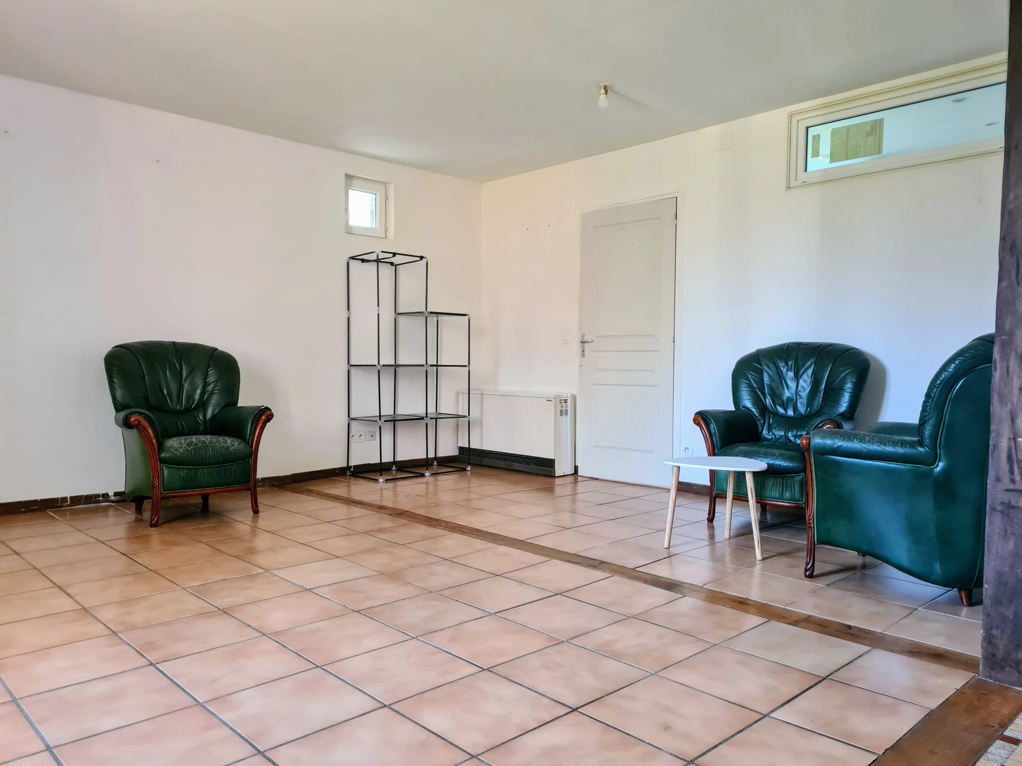 Maison avec deux logements à Beaumont-la-Ferrière - Bon état, possibilité de réunification 