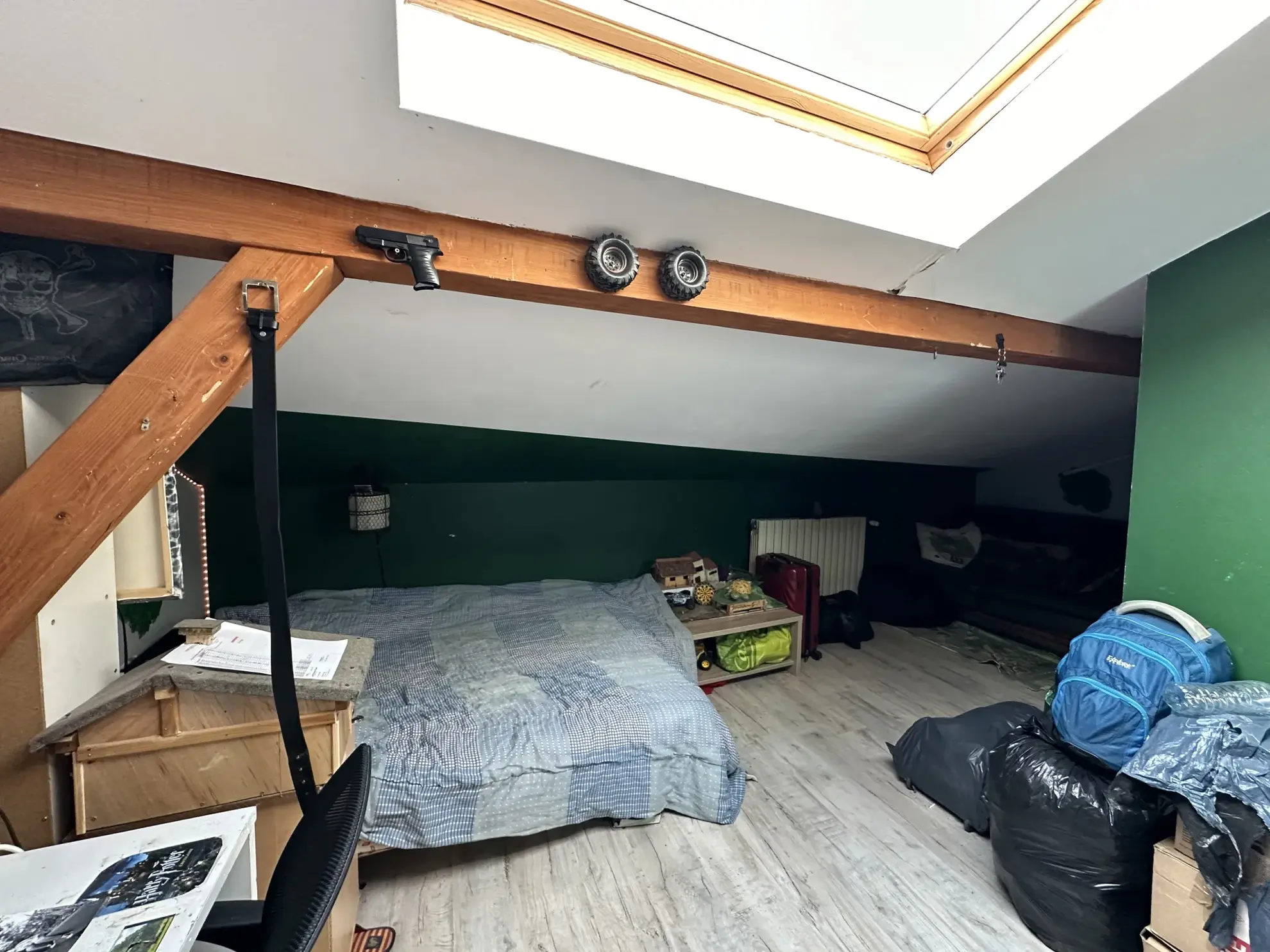 Maison à Perreux avec dépendances et grand terrain plat - idéal famille 