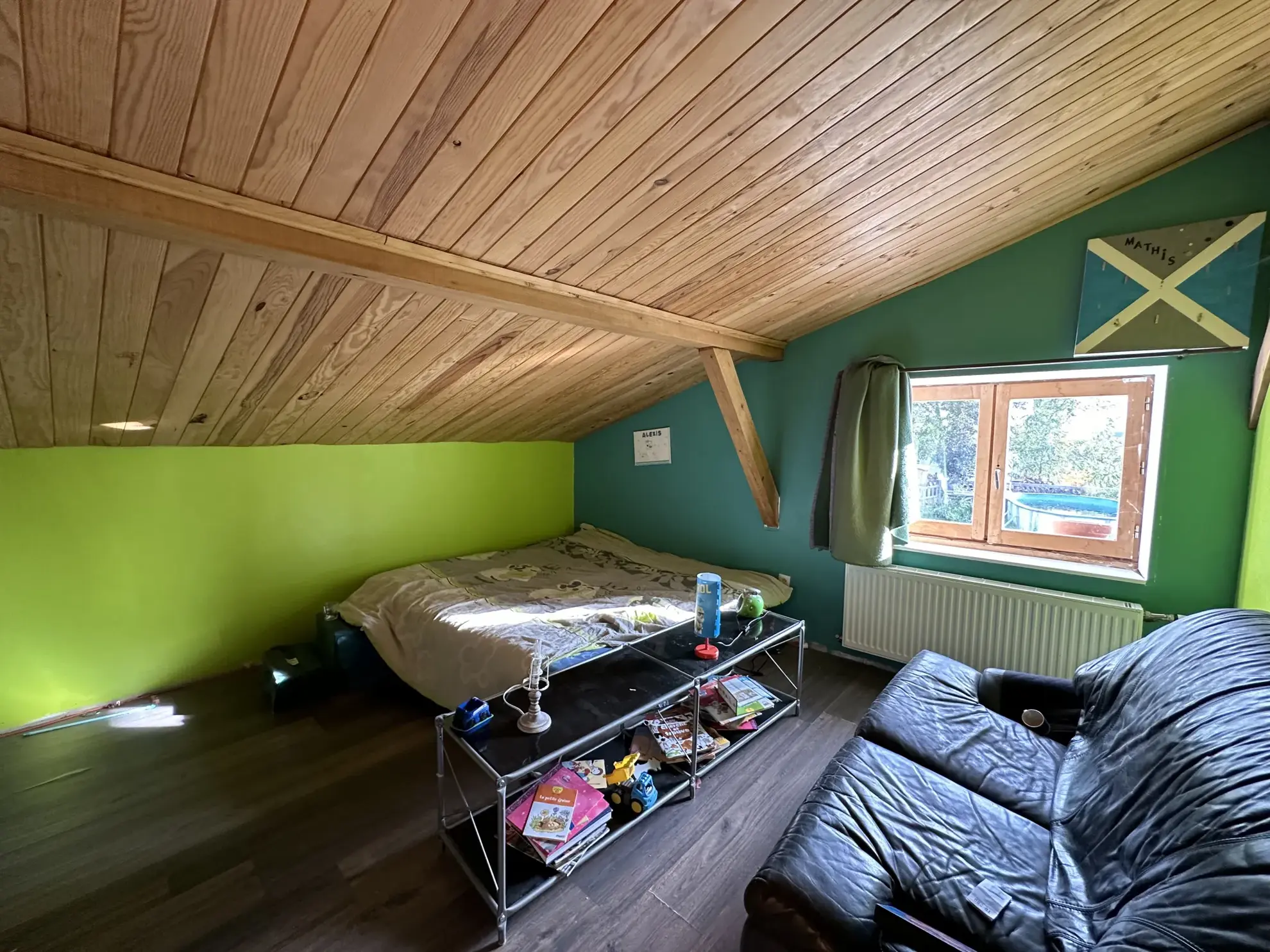 Maison à Perreux avec dépendances et grand terrain plat - idéal famille 