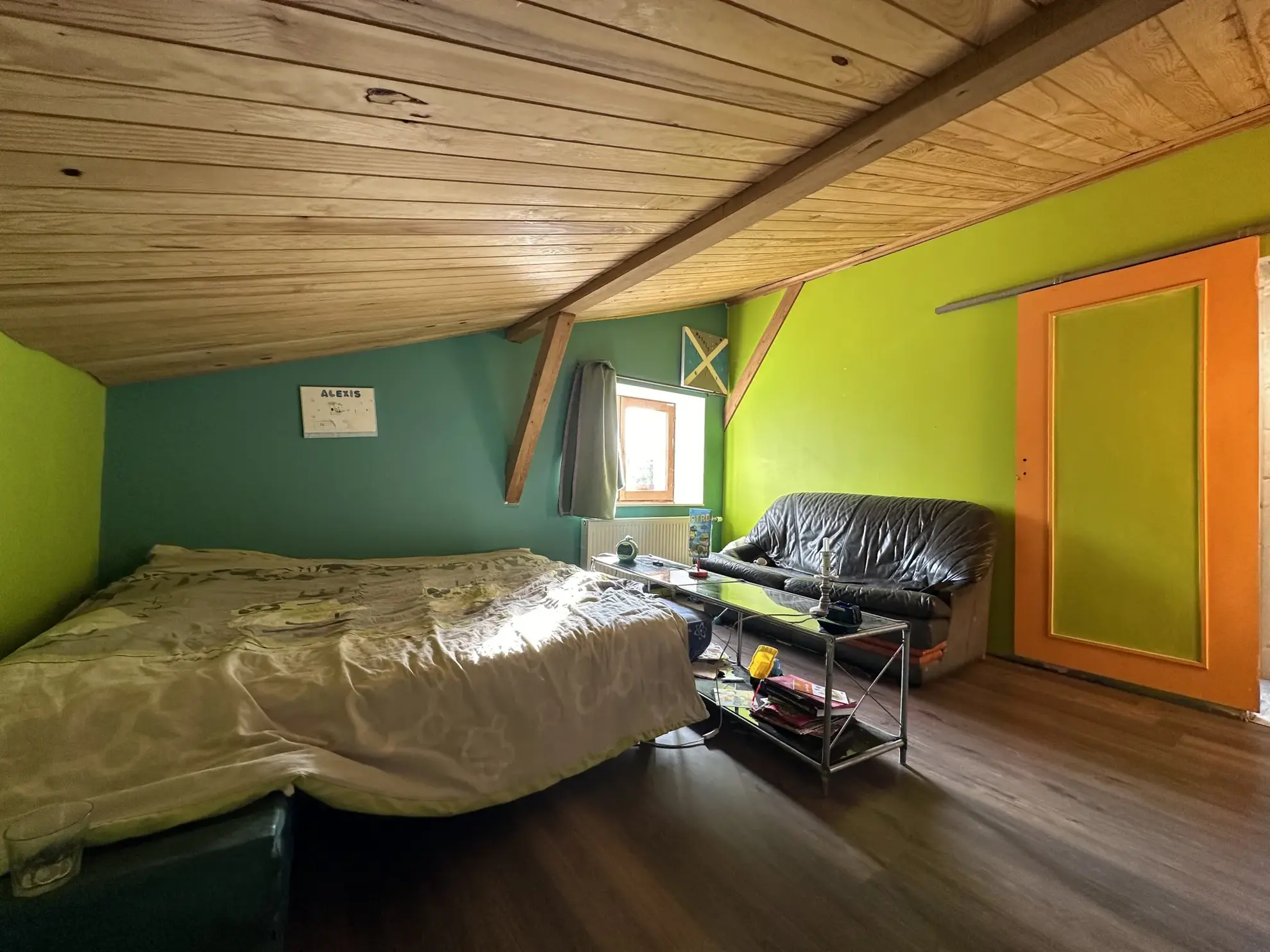 Maison à Perreux avec dépendances et grand terrain plat - idéal famille 